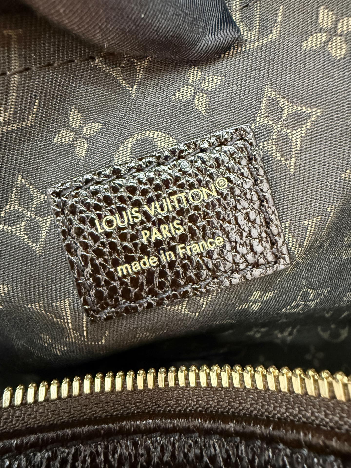 Louis Vuitton Cylinder Bag in Brown Leather with Monogram Accents 5 i1758600668090 434 0 4