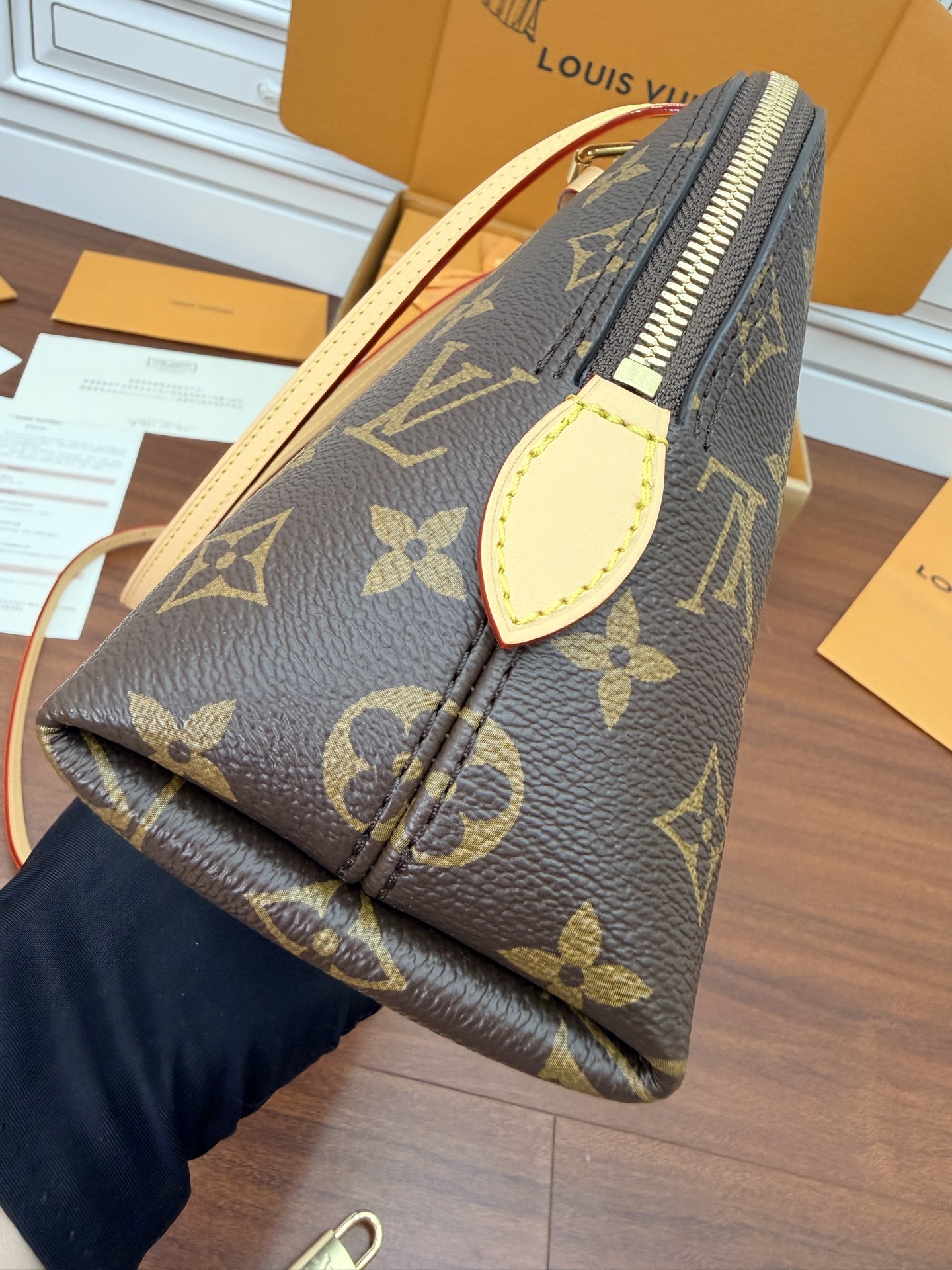 루이비통(듀티) M28951 가방 Louis Vuitton Bag 썸네일 이미지