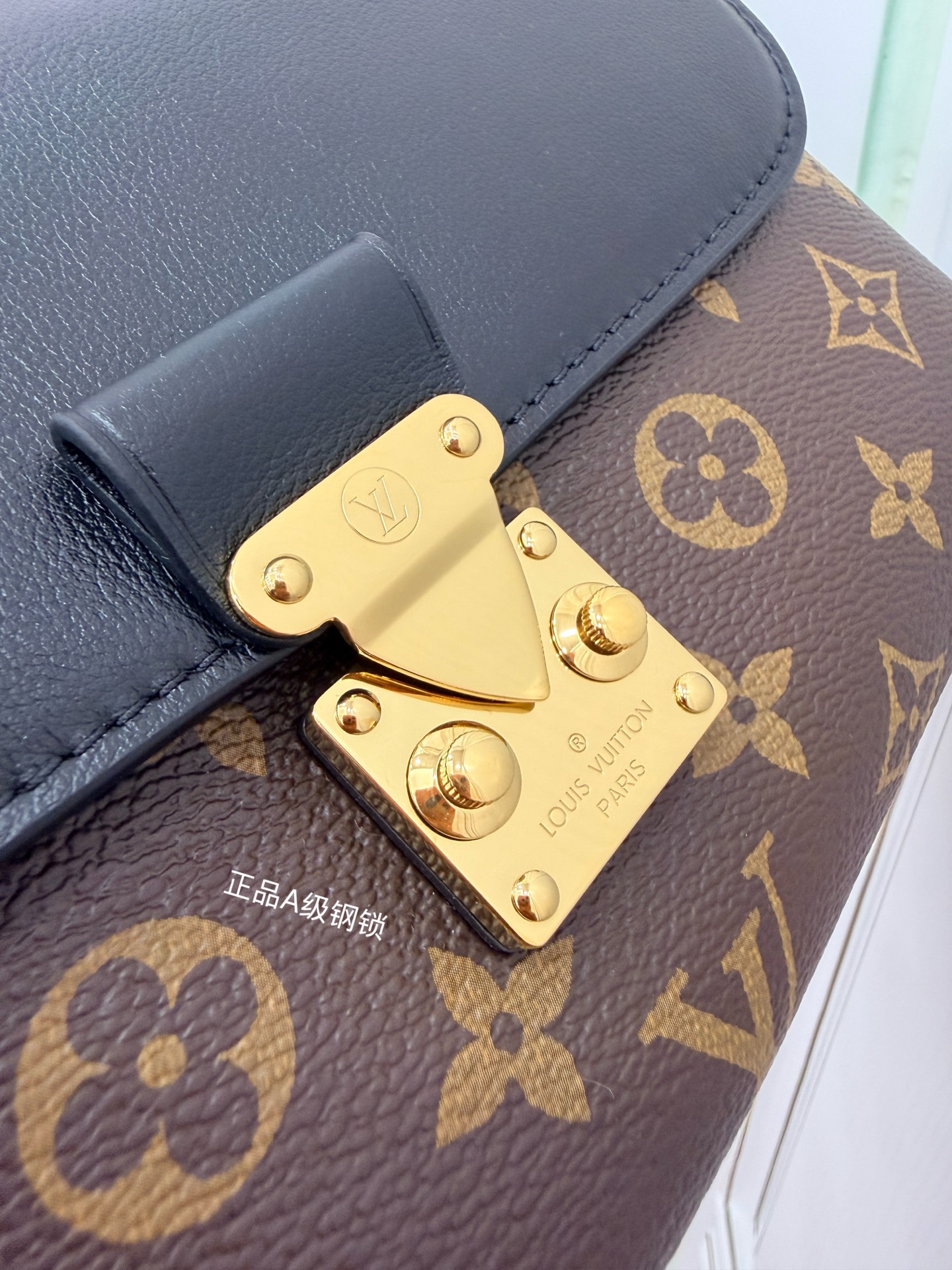 루이비통(듀티) M27511 가방 Louis Vuitton Bag 썸네일 이미지