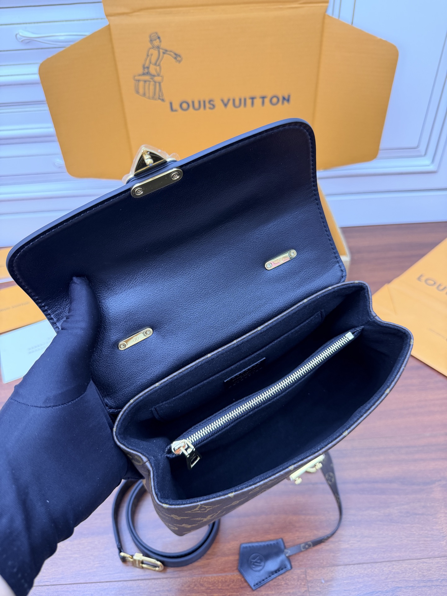 루이비통(듀티) M27511 가방 Louis Vuitton Bag 썸네일 이미지