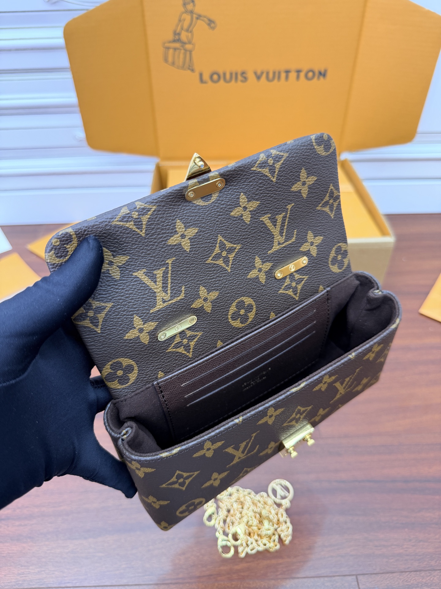 루이비통(듀티) M28426 가방 Louis Vuitton Bag 썸네일 이미지
