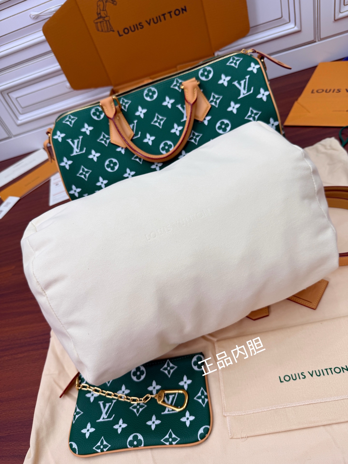루이비통(듀티) M24417 가방 Louis Vuitton Bag 썸네일 이미지
