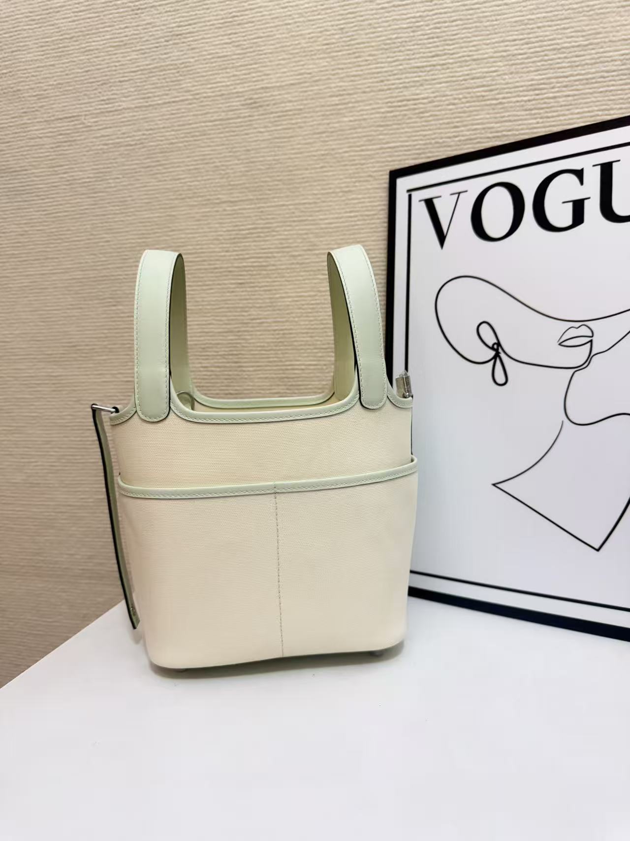Hermes Cargo Picotin 18 Swift leather light green cream 18cm everyday