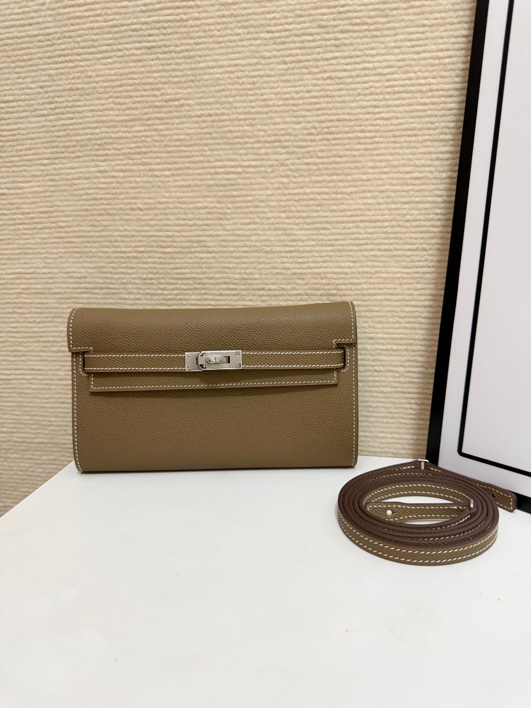NO:811776,Kelly woc Esom leather semi-handmade wax thread gold and silver buckle in stock, Hermes, hermes, Hermes,19860909Kelly woc Esom皮半手工蜡线 金银扣现货,爱马仕,hermes,Hermes,,Bag