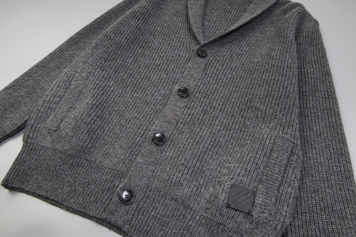 LV Coarse Knitted Sweater with Shawl Collar and Bull Horns, Marque 1.Vu**ton Déposée Leather Label - 图片 7