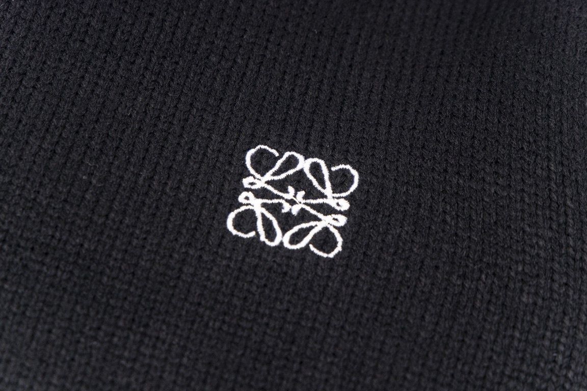 High-Density Cotton Knit Sweater with Embroidery and Round Collar – DB Handbags 5 - 图片 7