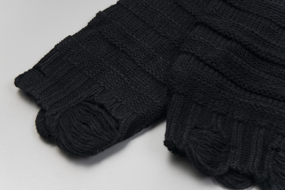MM6 Magella Cufflinks Sweater with Handbags, Coarse Needles, Rigid Barrel. - 图片 8