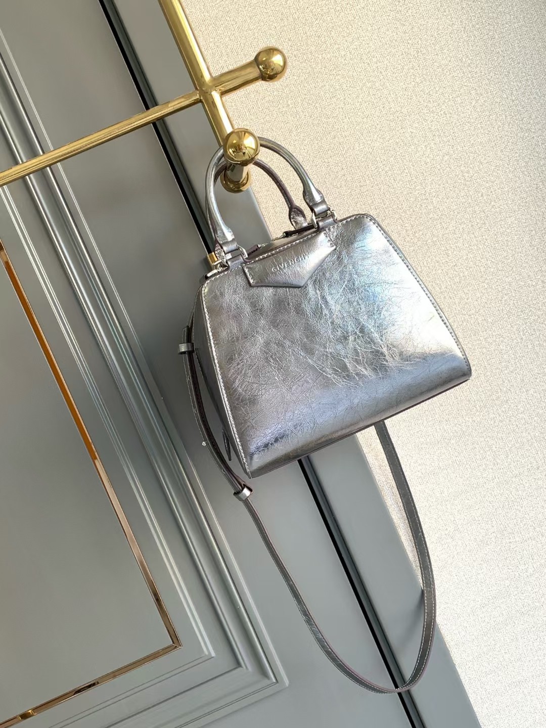 Givenchy Product _dbMqfe-pTRkHocmEOhnuaayQLzpSa-ciawa132Q