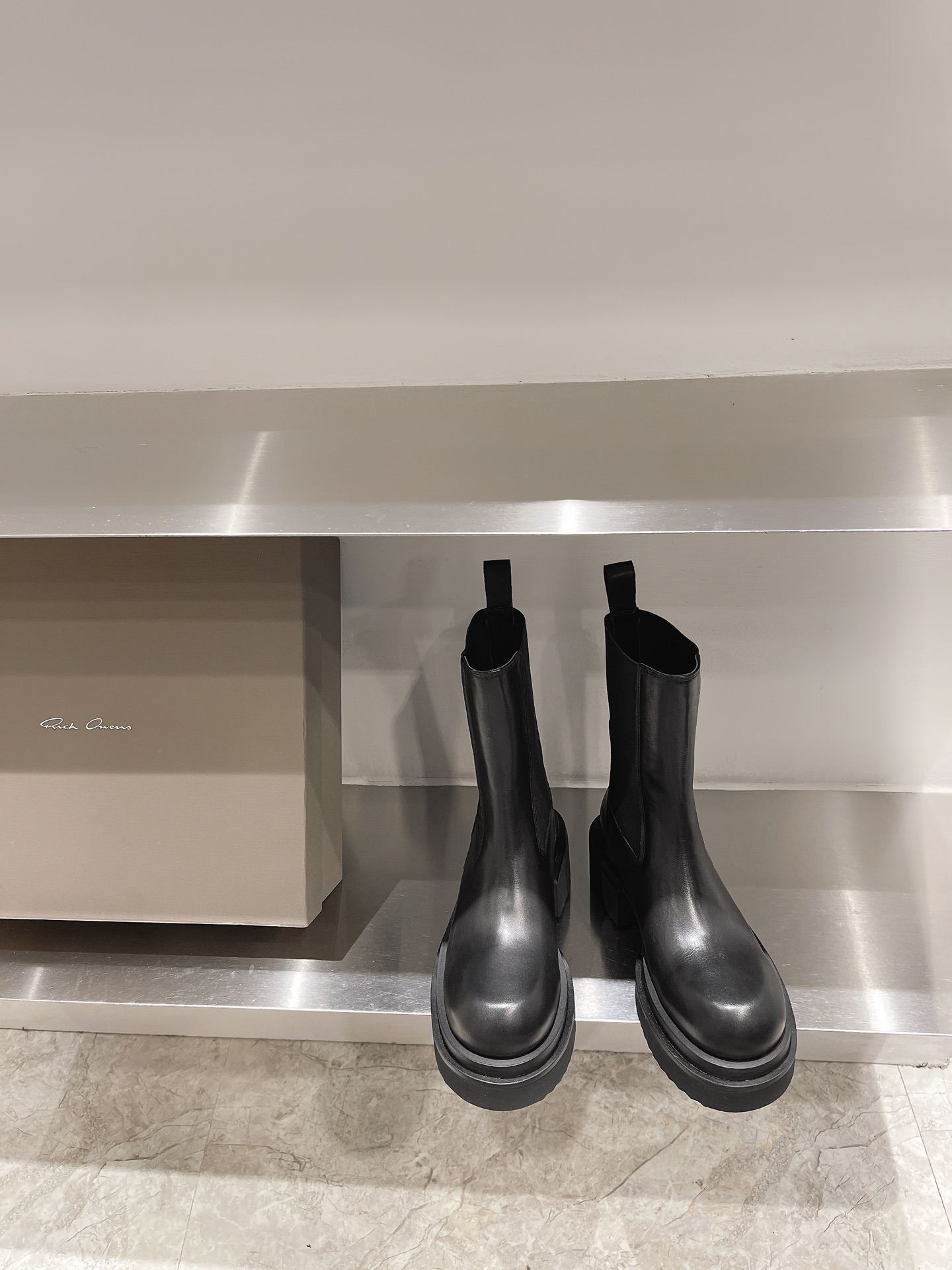 Rick Owens 2023 Euvens: Italian Husk Boots with Cow Skin Interior - 图片 3
