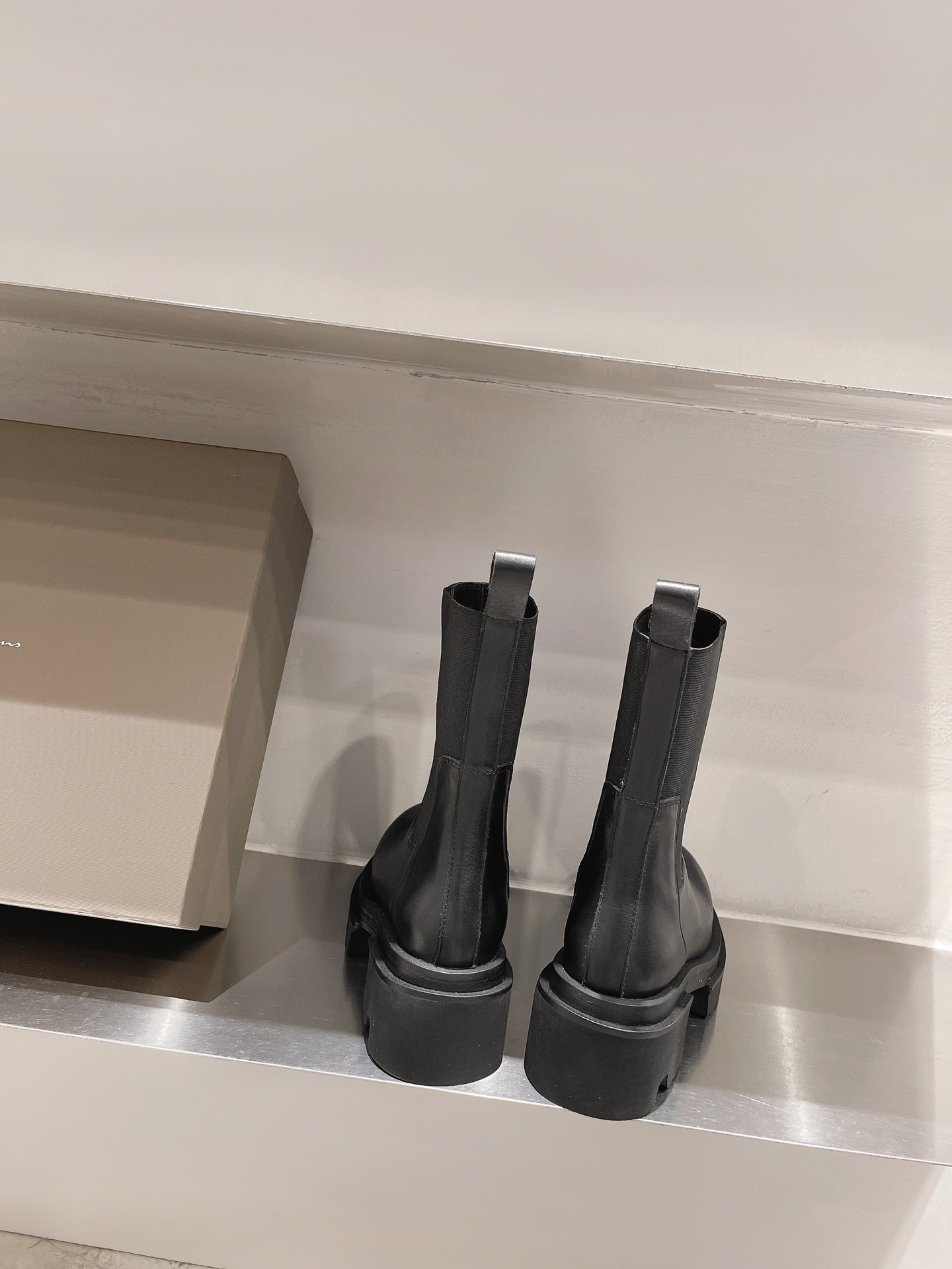 Rick Owens 2023 Euvens: Italian Husk Boots with Cow Skin Interior - 图片 5