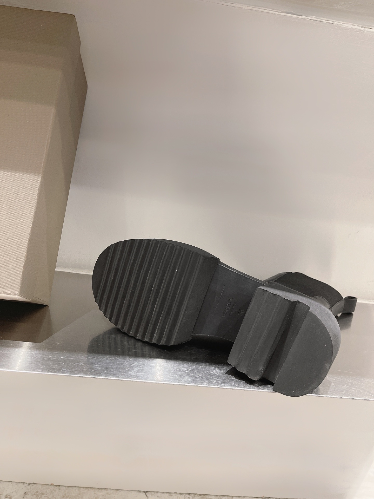 Rick Owens 2023 Euvens: Italian Husk Boots with Cow Skin Interior - 图片 8