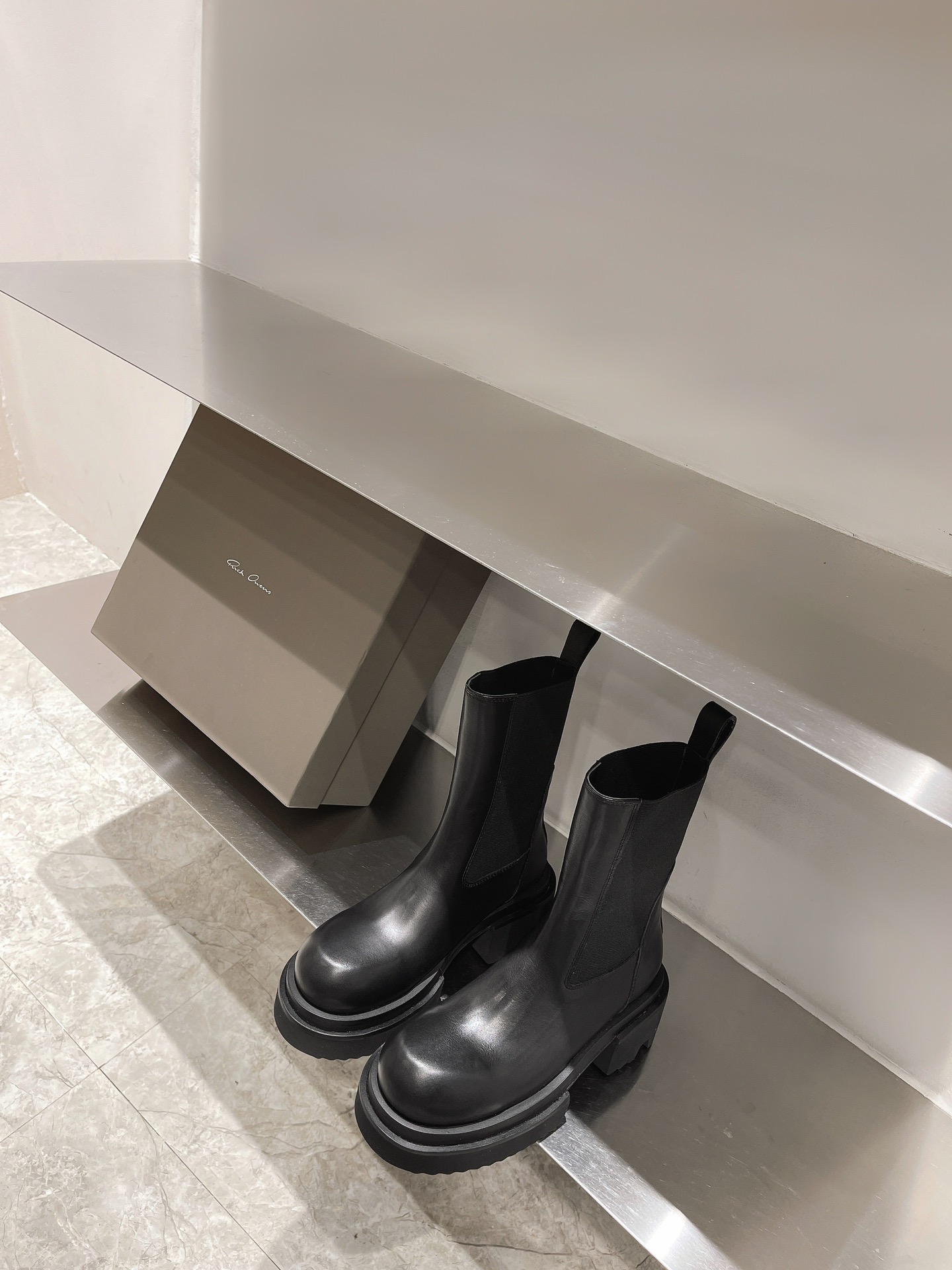 Rick Owens 2023 Euvens: Italian Husk Boots with Cow Skin Interior - 图片 4