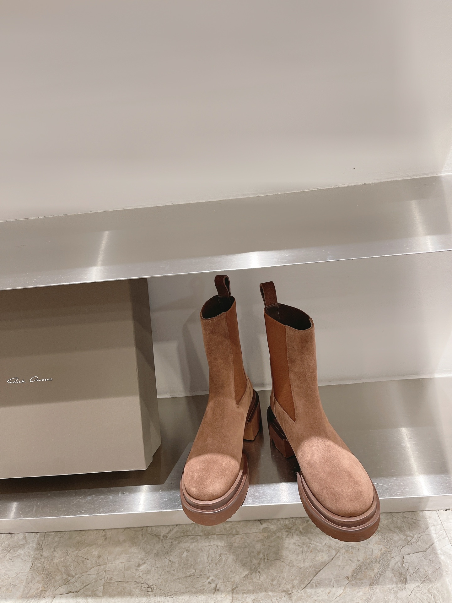 Rick Owens 2023 Italian Leather Boots Collection: Slim, Tall, and Stylish Options - 图片 3