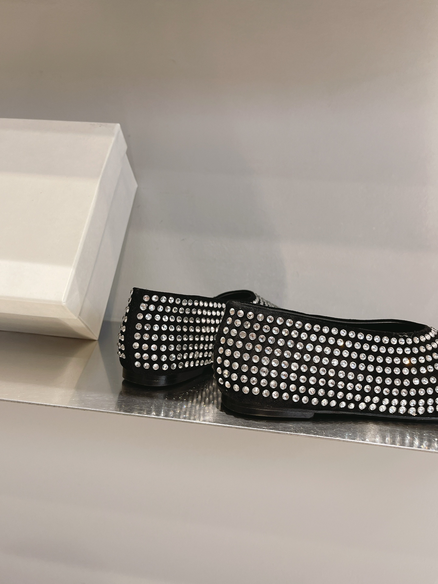 “Contemporary Ballet Shoes: Thin, Comfortable Design with Original Cattle Skin and Italian Imports” - 图片 8