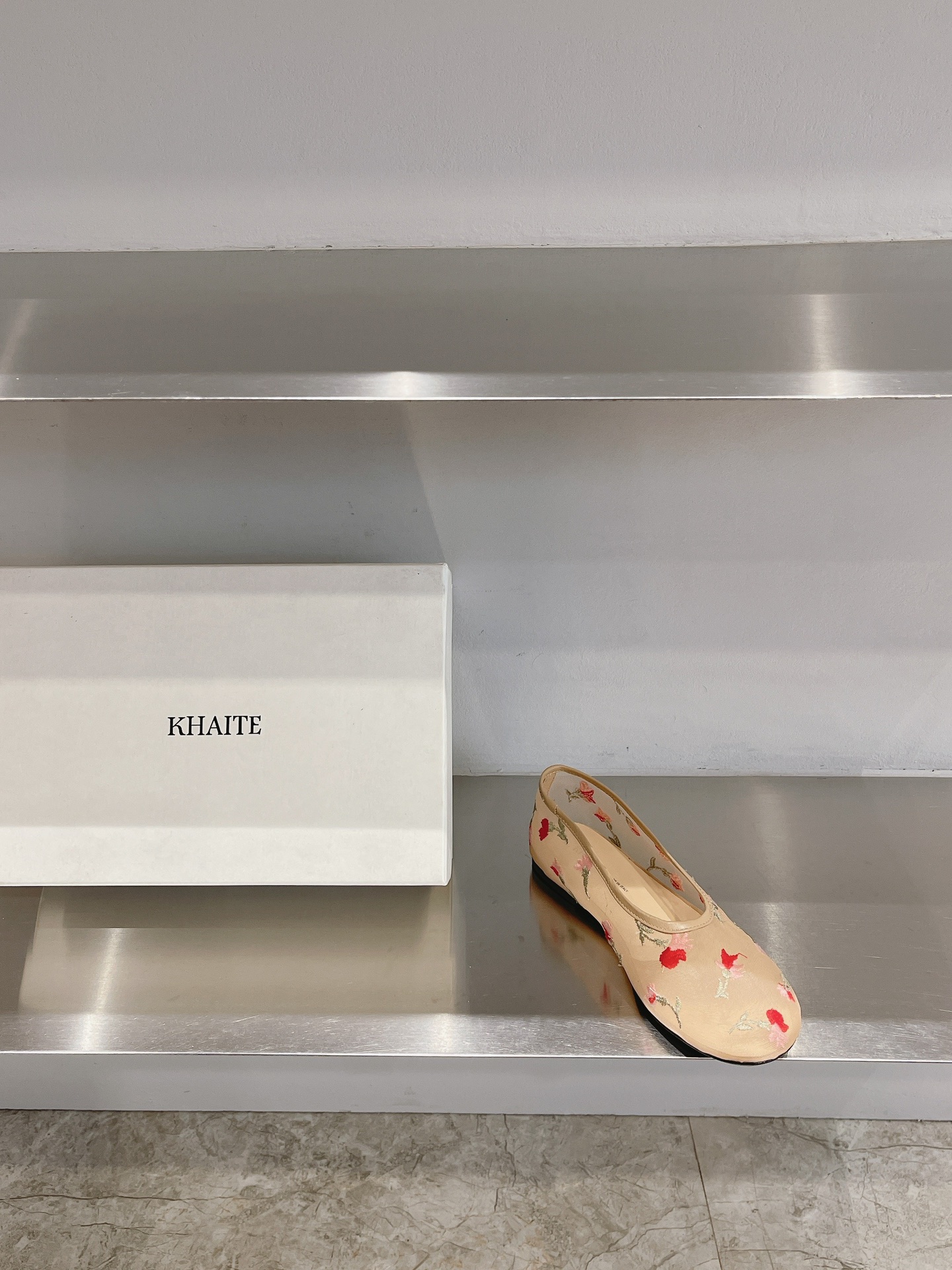 “Contemporary Ballet Shoes: Thin, Comfortable Design with Italian Leather and Czech Drilling Surface” - 图片 6