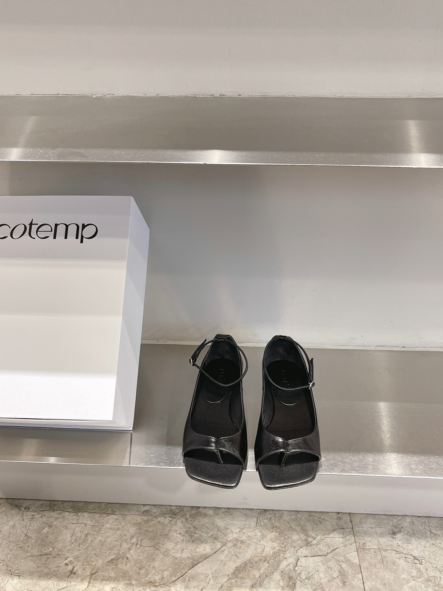 “24AW Italian Sheepskin Shoes: New Coloured Collection with Classic Gas”