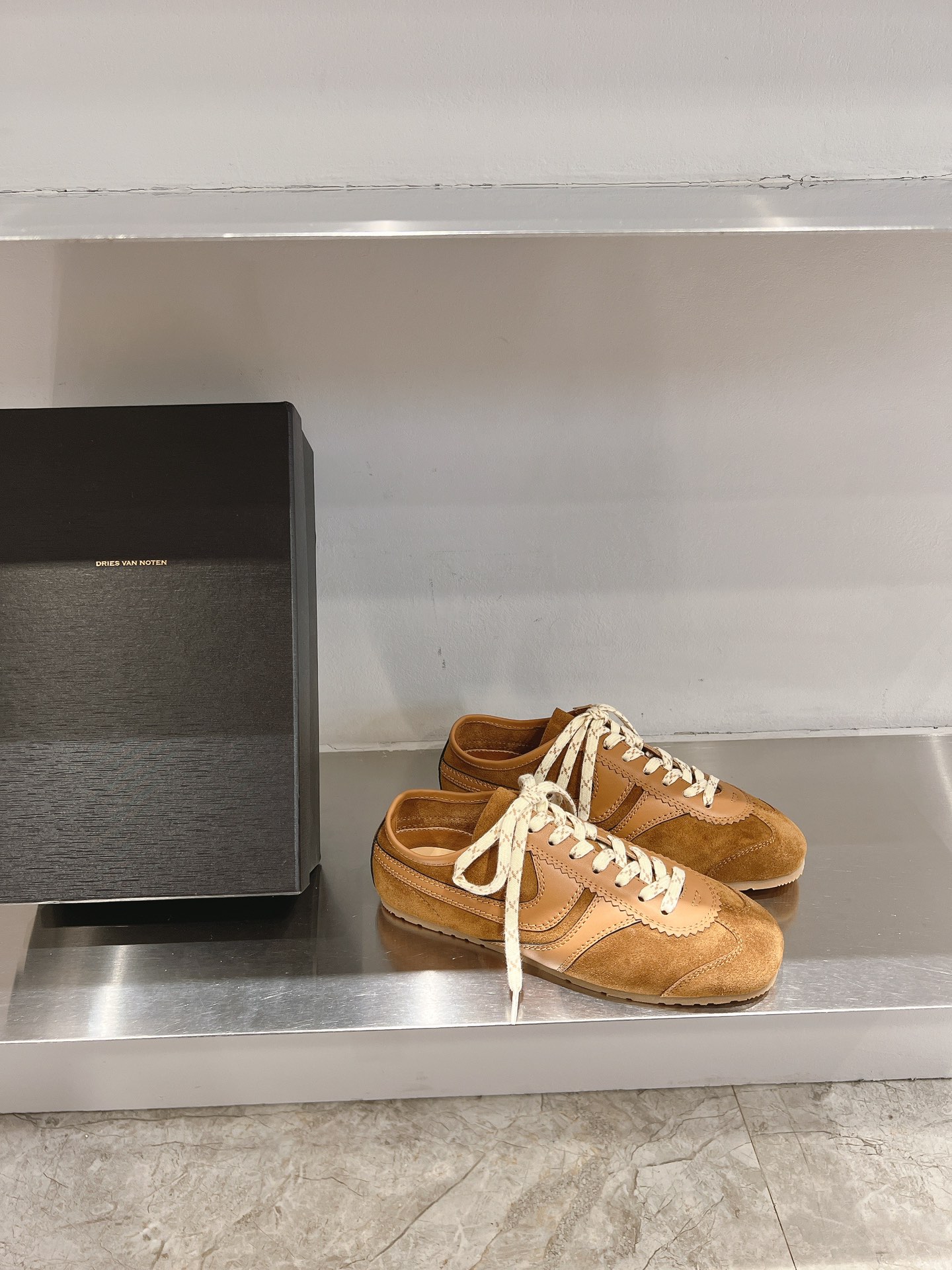 Dries Van Noten Jr. DVDR German Marathon Sneakers with Unique Design and High Quality Materials - 图片 2
