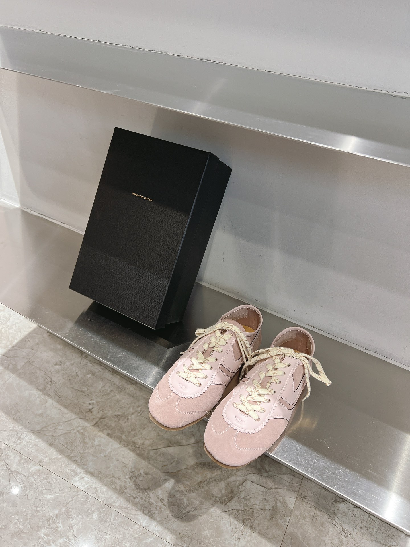 Dries Van Noten Jr. DVDR German Shoes: Marathon Sneakers for Couples. - 图片 5