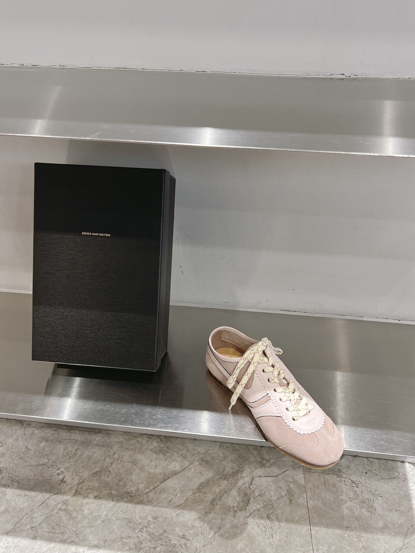 Dries Van Noten Jr. DVDR German Shoes: Marathon Sneakers for Couples. - 图片 6