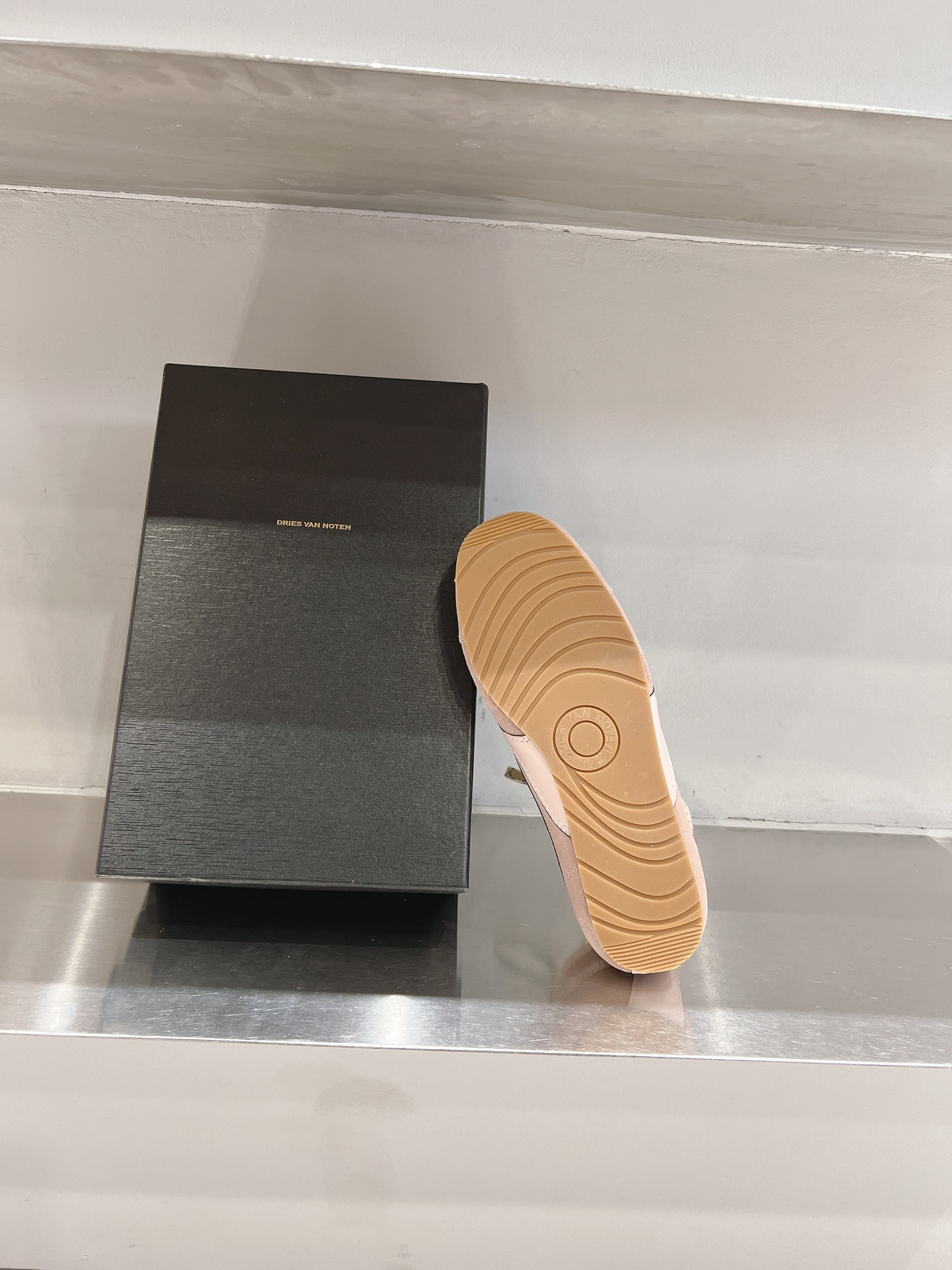 Dries Van Noten Jr. DVDR German Shoes: Marathon Sneakers for Couples. - 图片 9