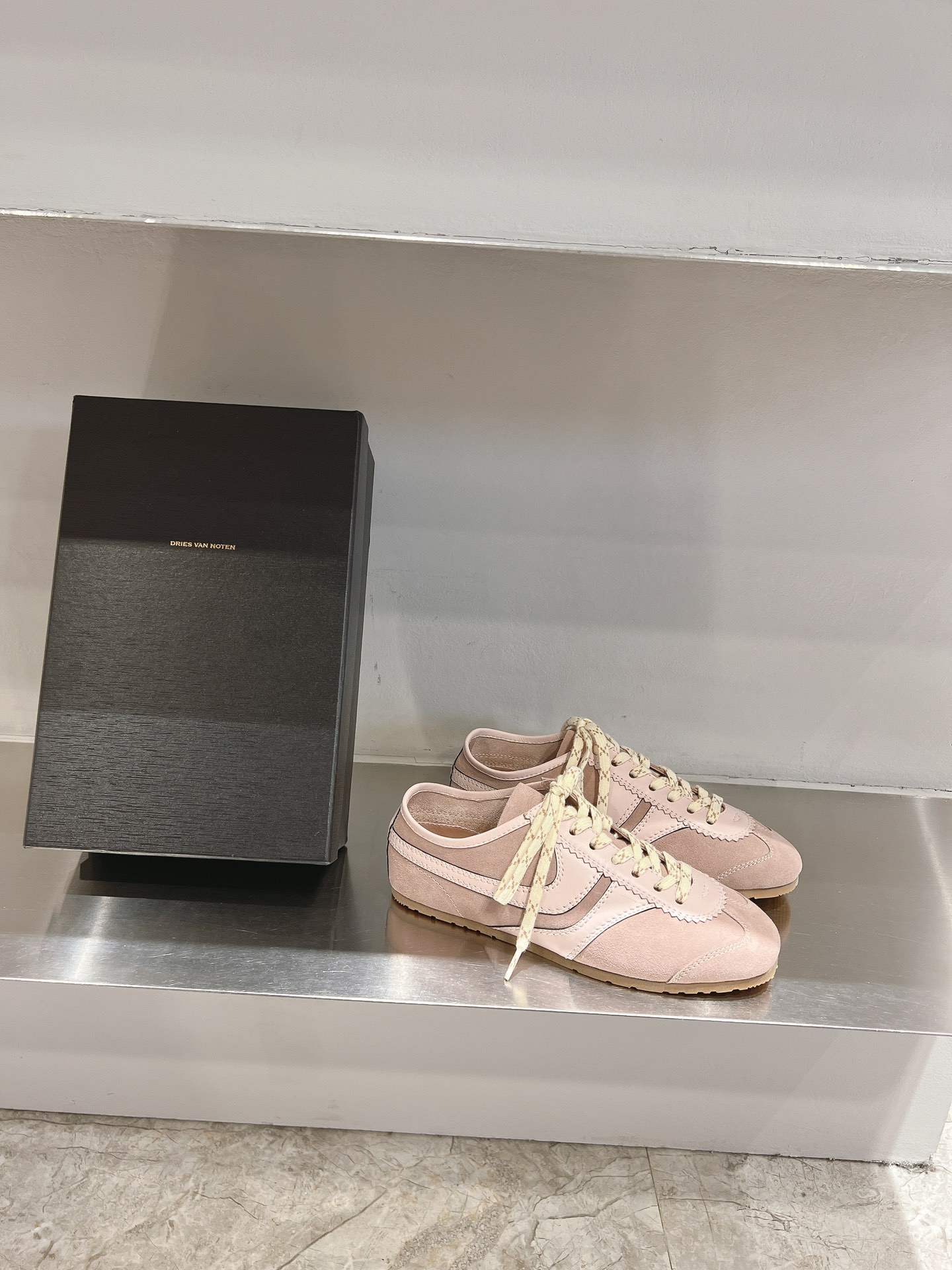 Dries Van Noten Jr. DVDR German Shoes: Marathon Sneakers for Couples. - 图片 2