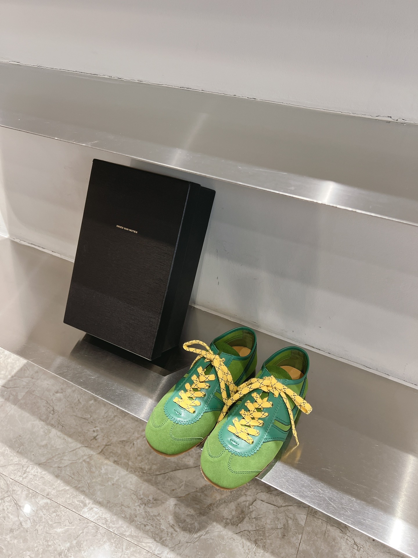Dries Van Noten Jr. DVDR German Sneakers: Marathon Prototype with Unique Design and High Quality Materials. - 图片 5