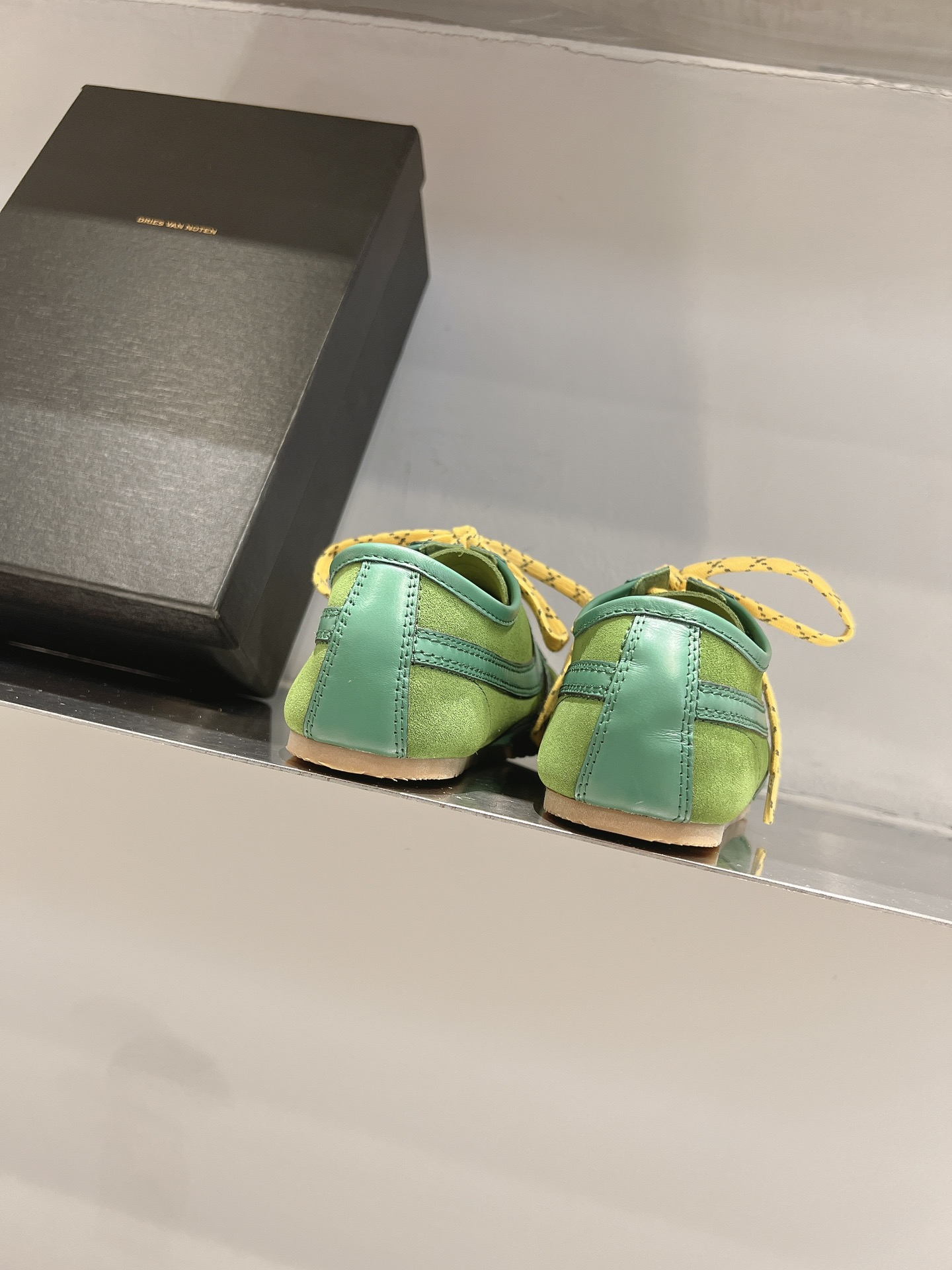 Dries Van Noten Jr. DVDR German Sneakers: Marathon Prototype with Unique Design and High Quality Materials. - 图片 7