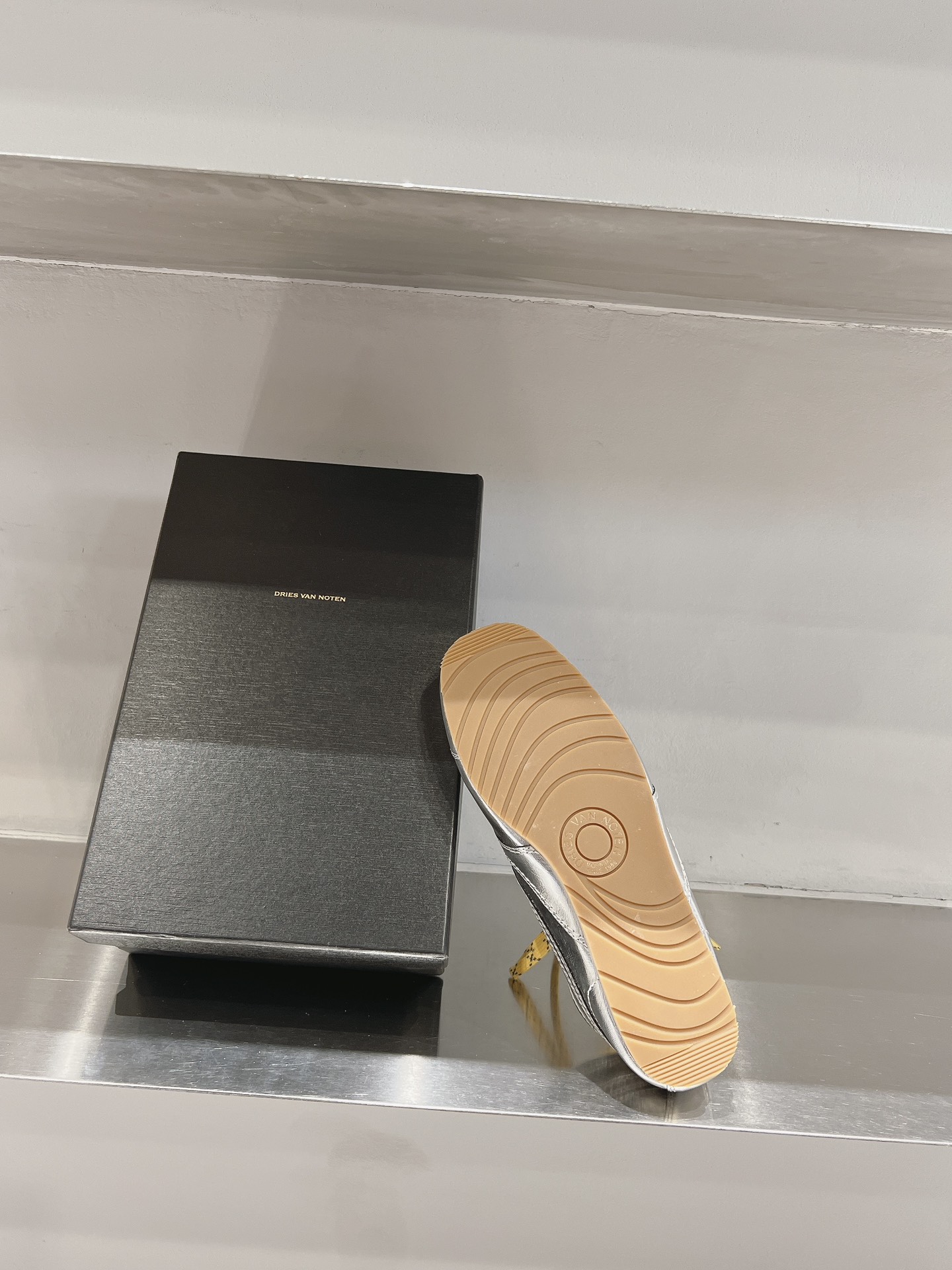 Dries Van Noten Jr. DVDR German Sneakers for Couples: Marathon Leisure Style. - 图片 9