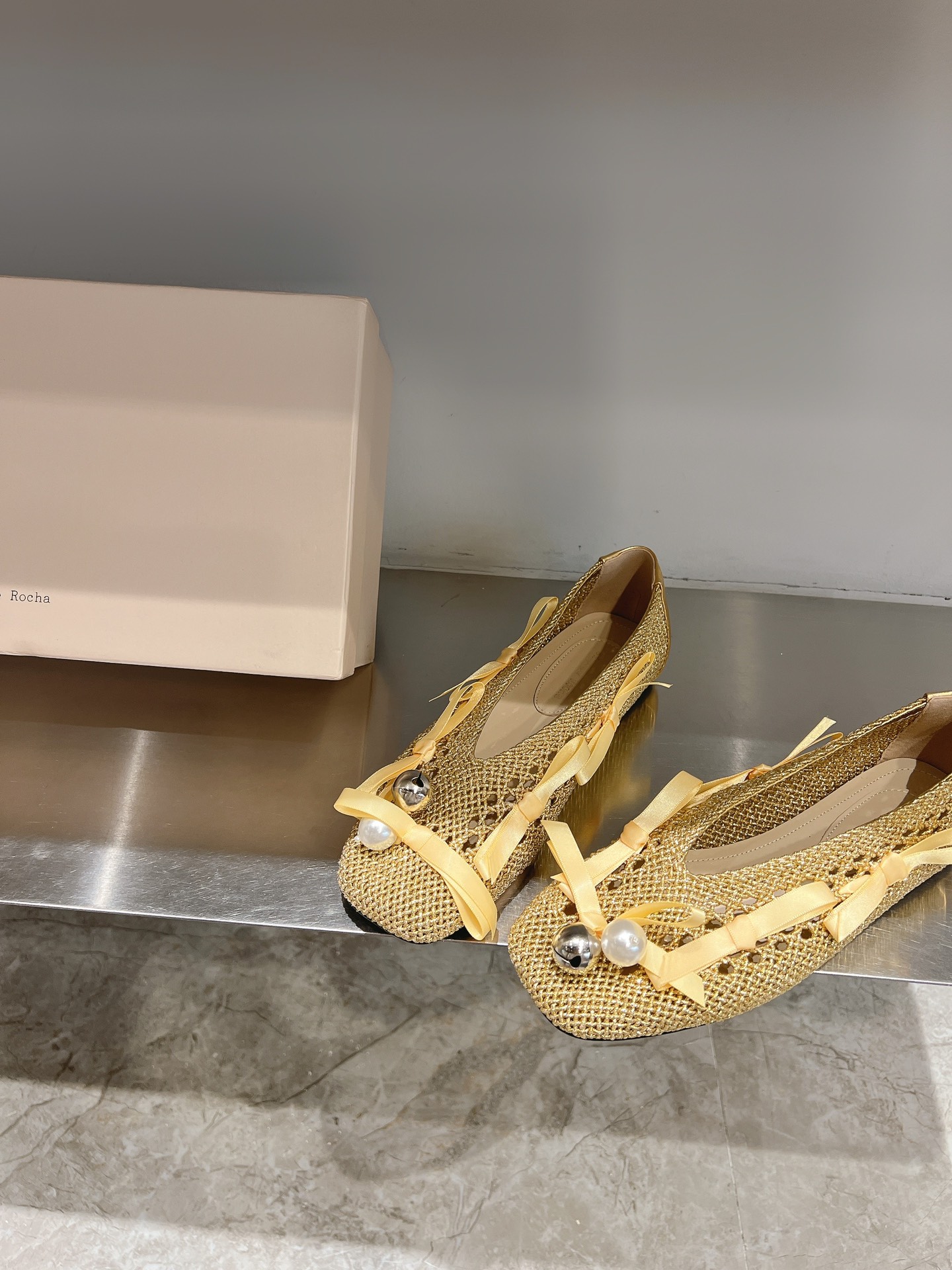Title: Simone Rocha 24-Spring-Summer Ballet Shoe Collection Summary Summary: Unique romantic crochet shoes with plum pearls, butterflies, and Italian fabrics in sizes 35-39. Size - 图片 7