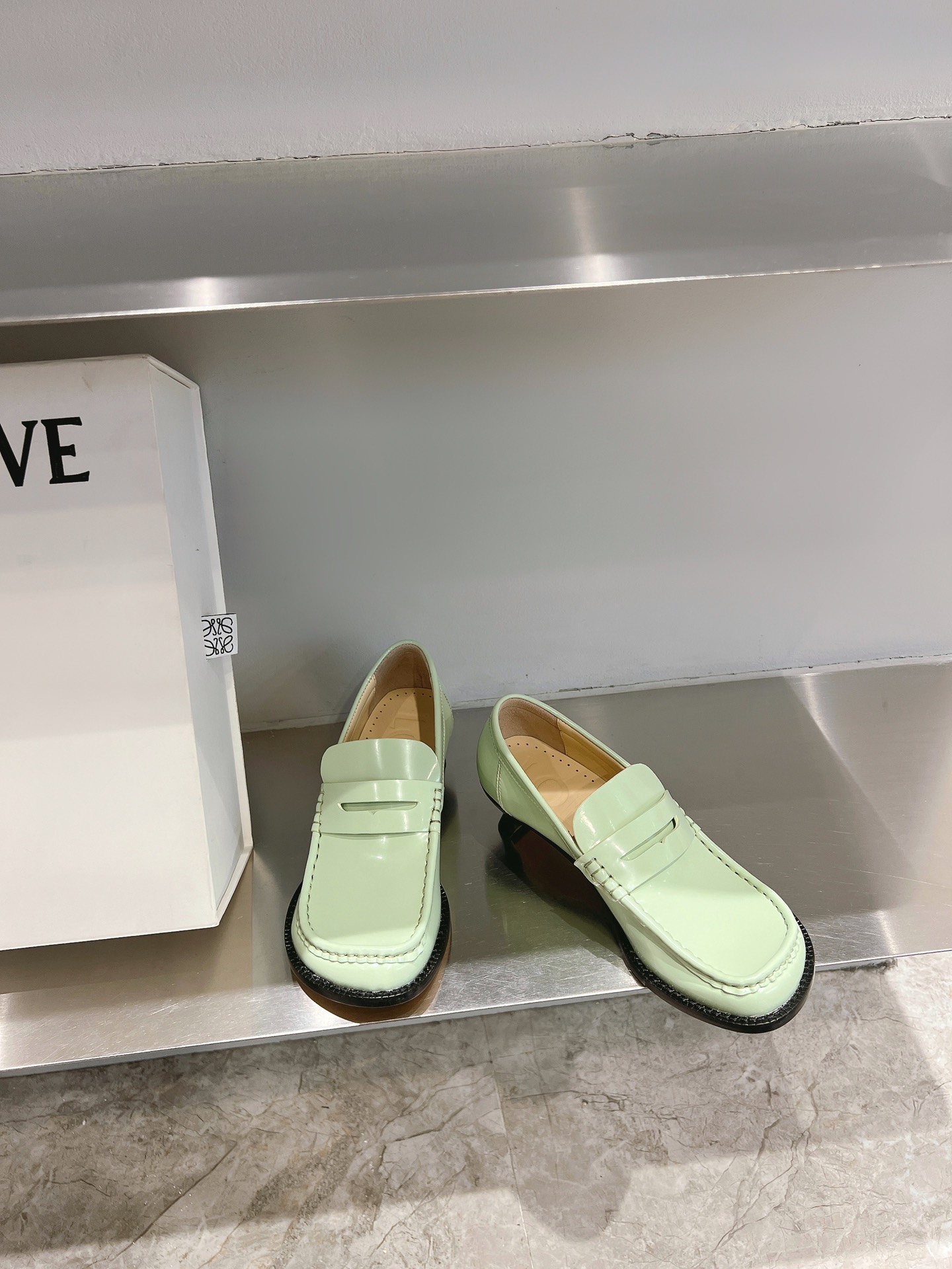 Loewe 2024 Shoe Collection: Campo Mary Jane with Retro-inspired Design - 图片 4