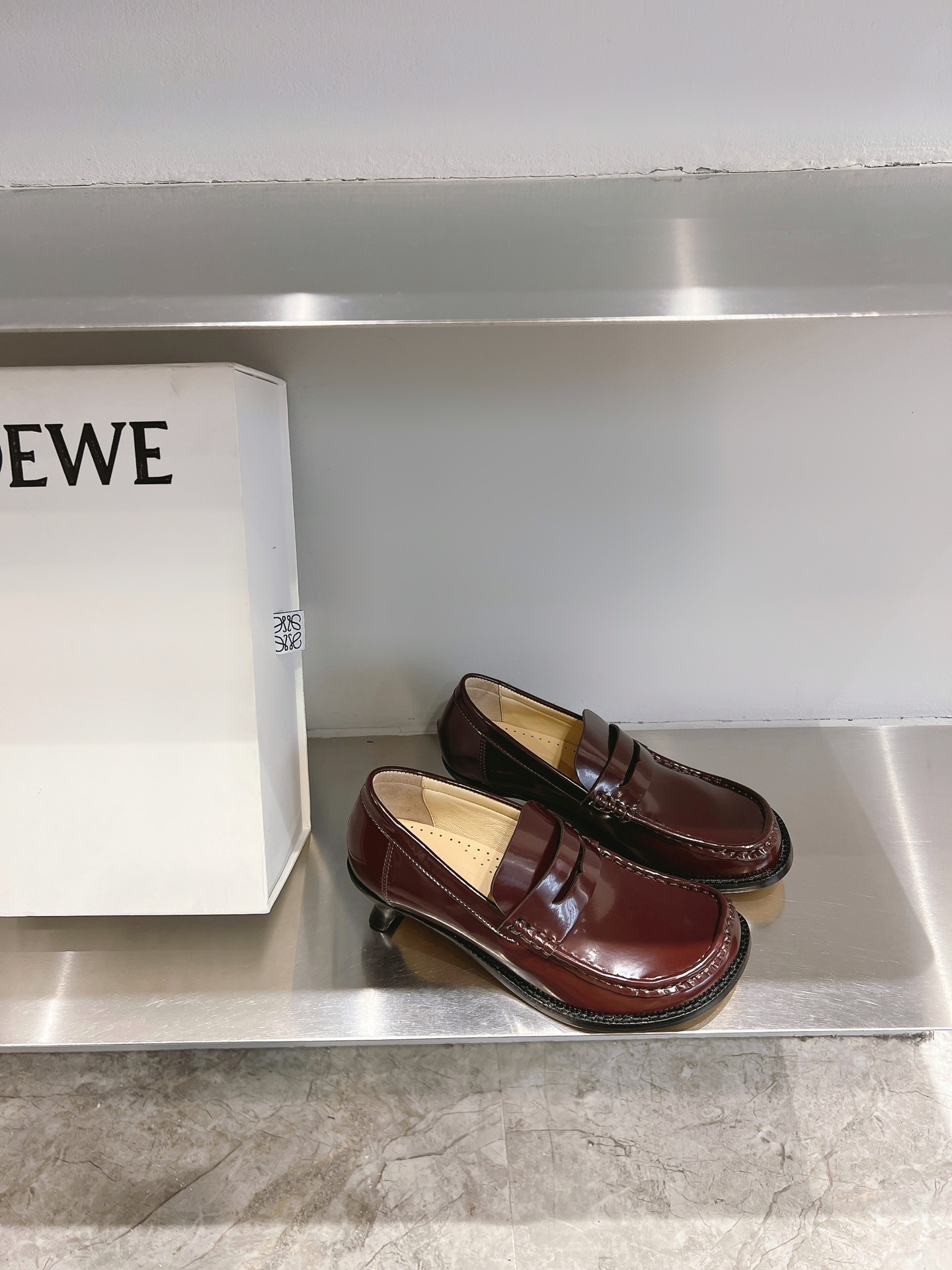 Loewe 2024 Shoe Collection: Campo Mary Jane with Retro Sculptures - 图片 2