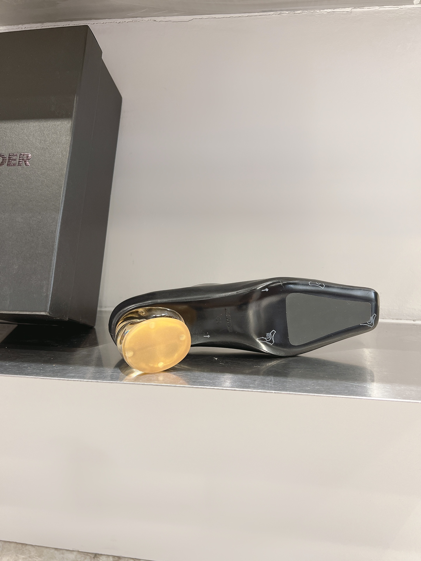 JIL SANDER SS 24 Crystal Single Shoe Collection: Elegant, Comfortable, and Unique - 图片 8