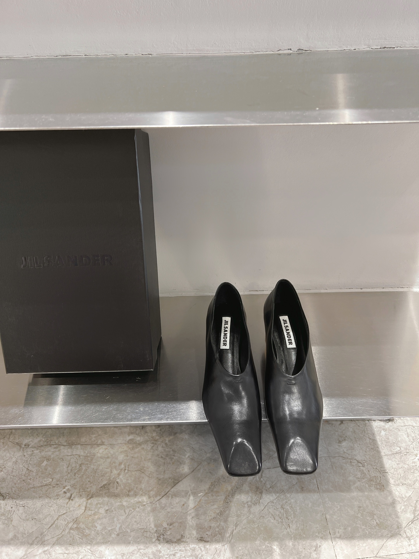 JIL SANDER SS 24 Crystal Single Shoe Collection: Elegant, Comfortable, and Unique - 图片 9