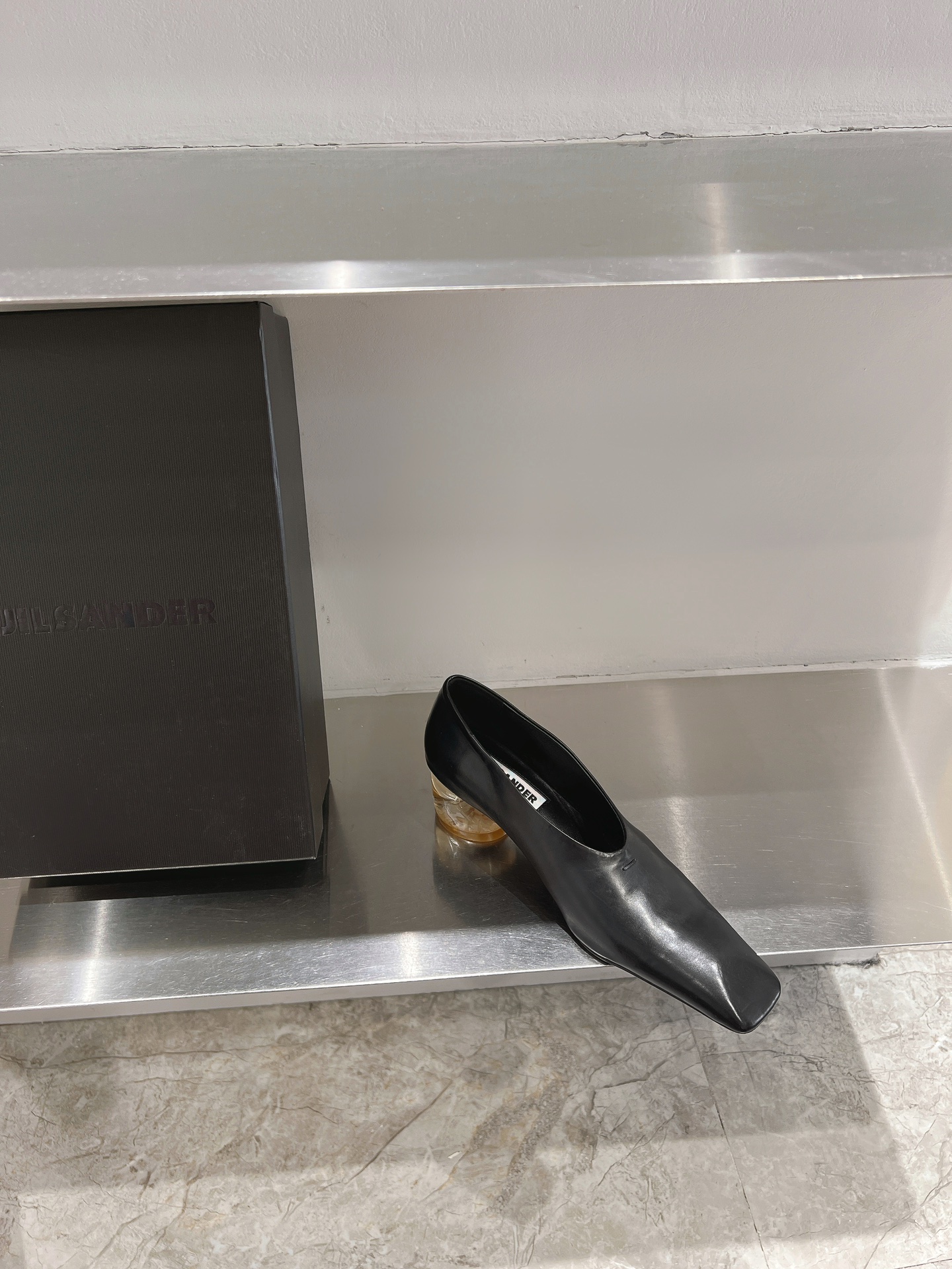 JIL SANDER SS 24 Crystal Single Shoe Collection: Elegant, Comfortable, and Unique - 图片 5