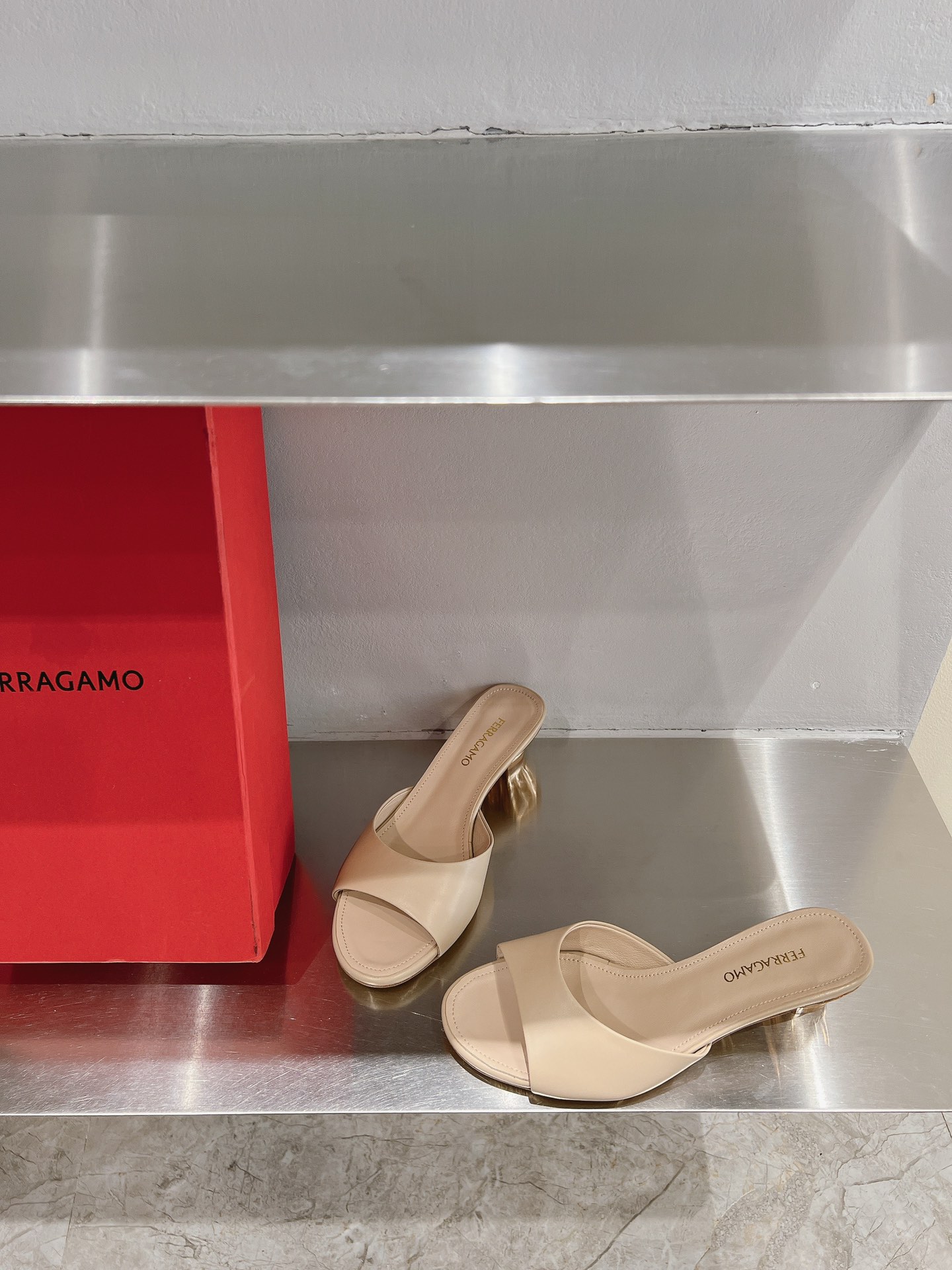 New Feragamo SS24 Shoes: Stylish Design with Quality Materials, Perfect for Fashion Enthusiasts. - 图片 4
