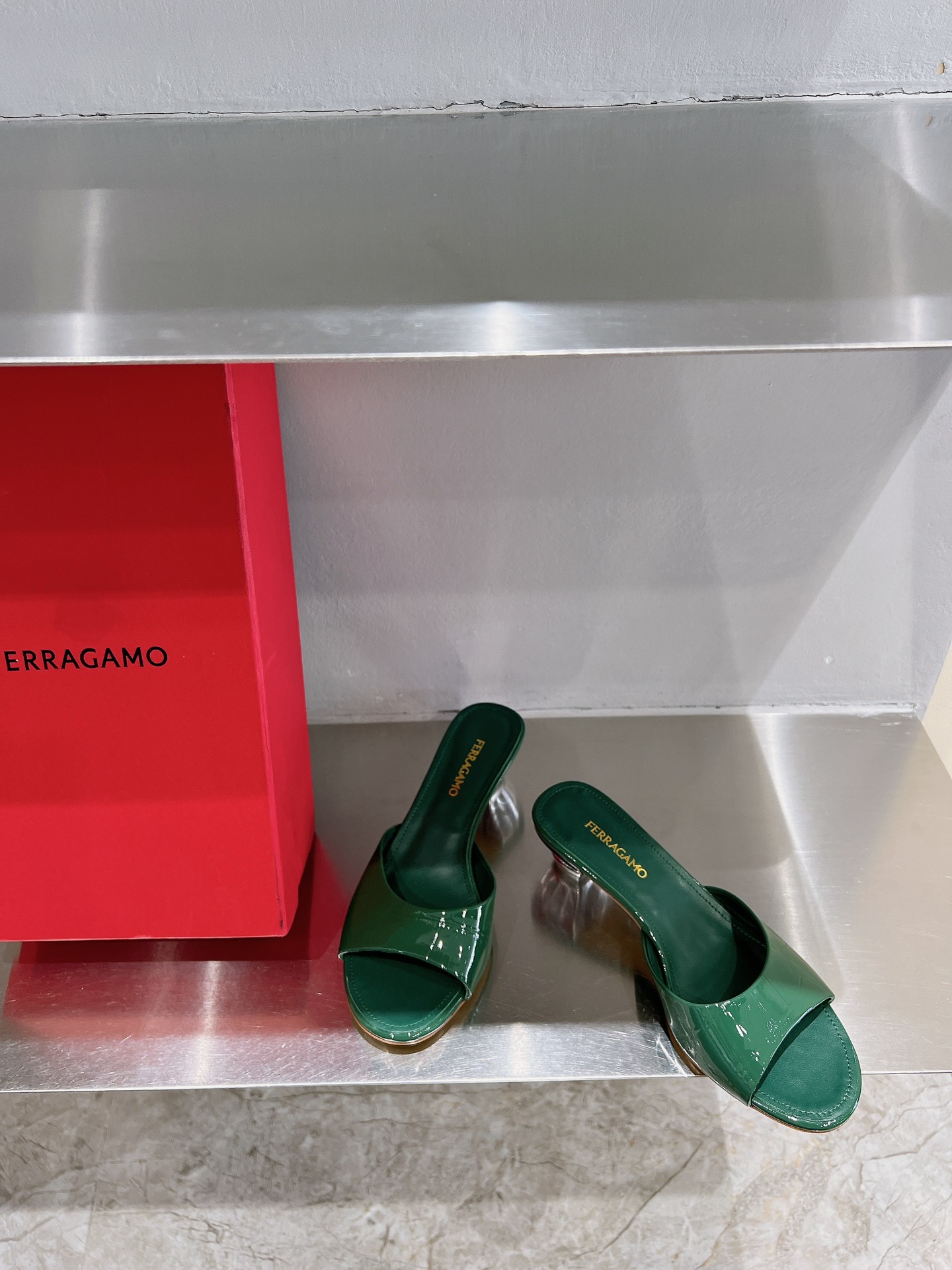 New Feragamo SS24 Shoes: Stylish Design with Premium Materials and Unique Details - 图片 3