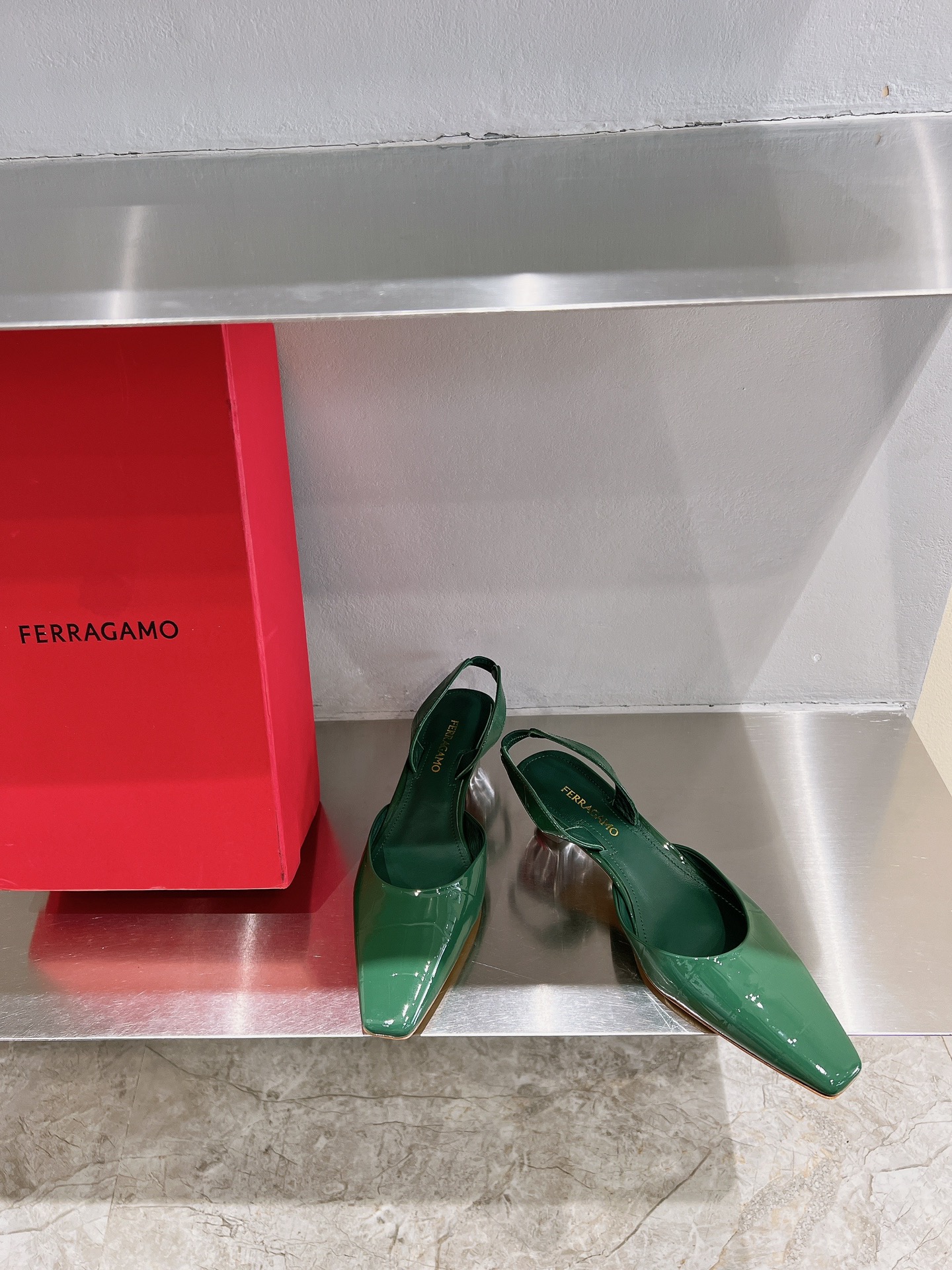 New Feragamo SS24 Shoes: Stylish Design with High-Quality Materials and Unique Details - 图片 3