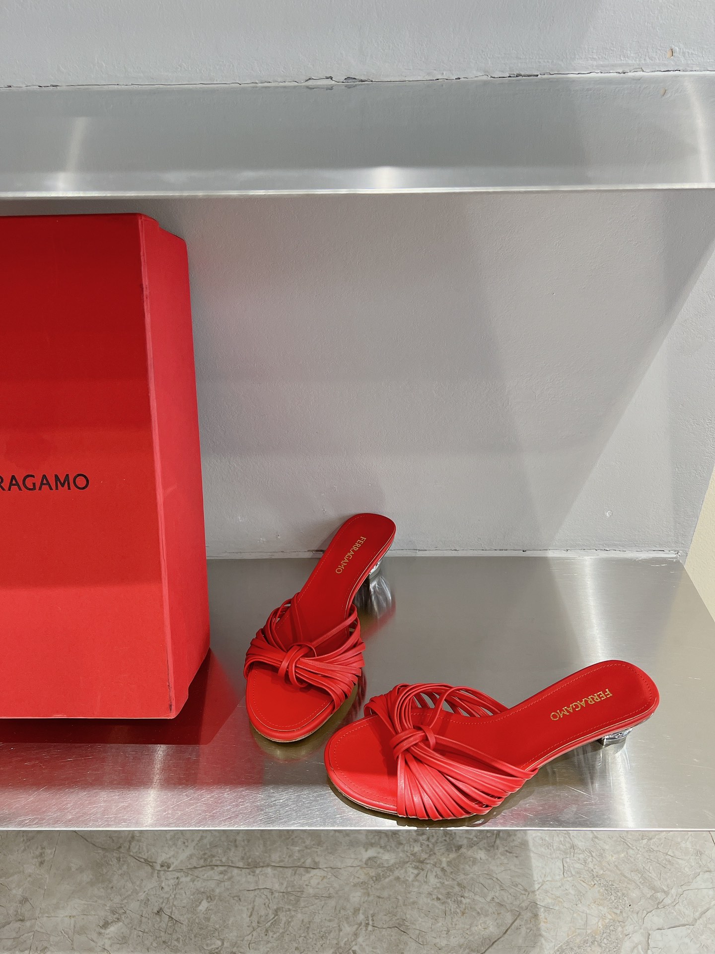 New Feragamo SS24 Shoes with Stylish Design and Quality Materials, Available in Various Sizes. - 图片 4