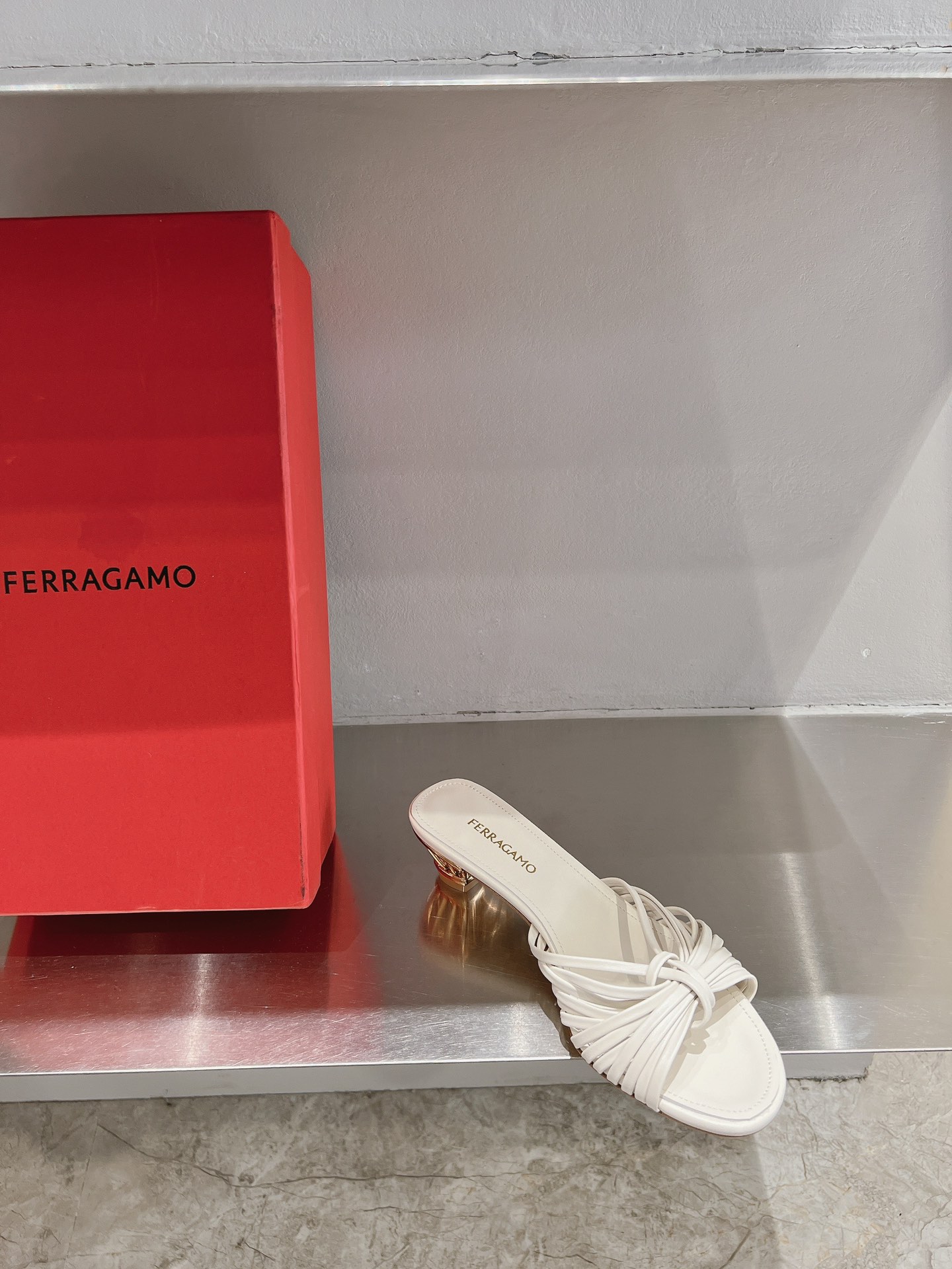 New Feragamo SS24 Shoes: Stylish Design with Quality Materials and Unique Details - 图片 6