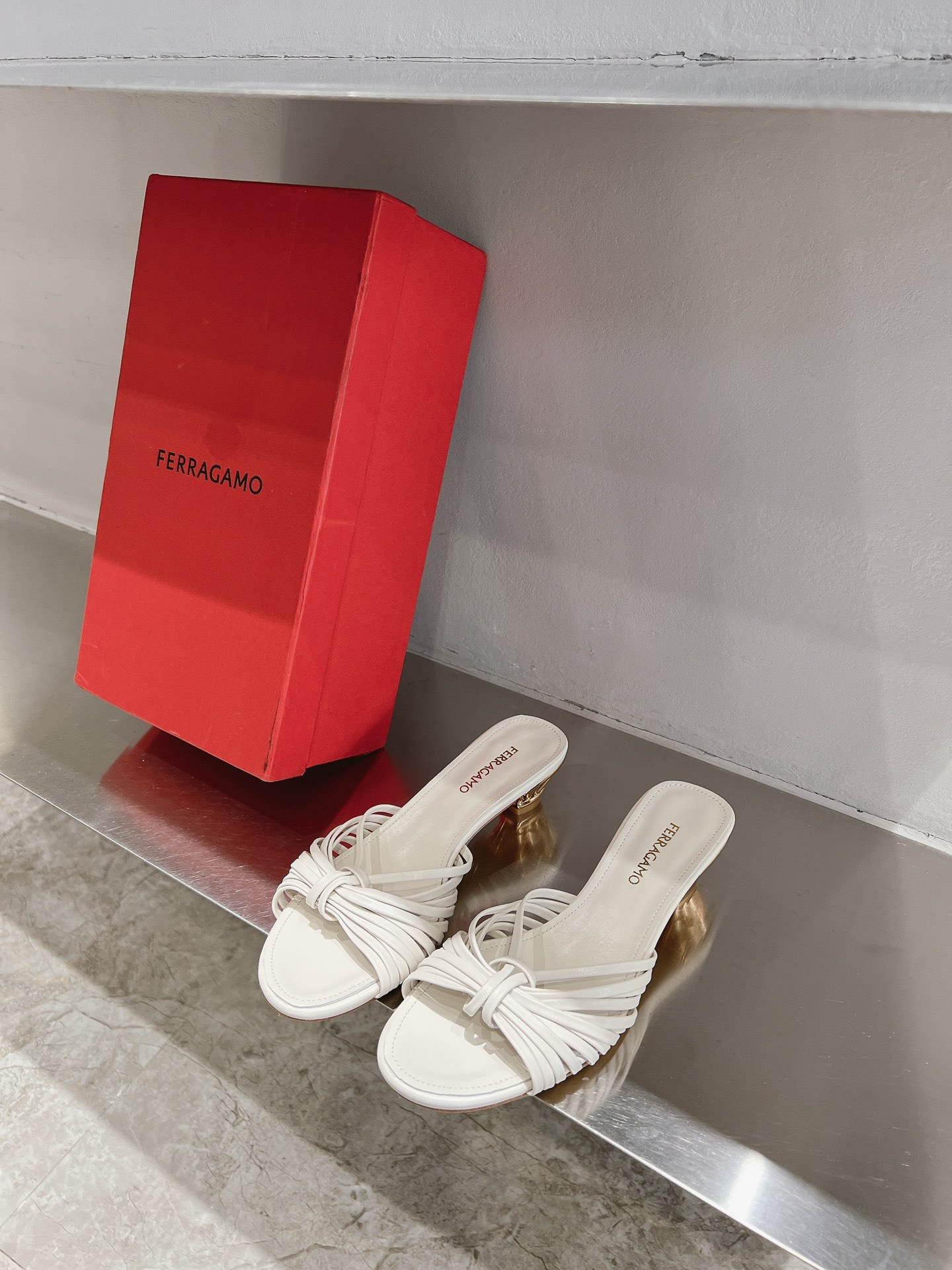 New Feragamo SS24 Shoes: Stylish Design with Quality Materials and Unique Details - 图片 5