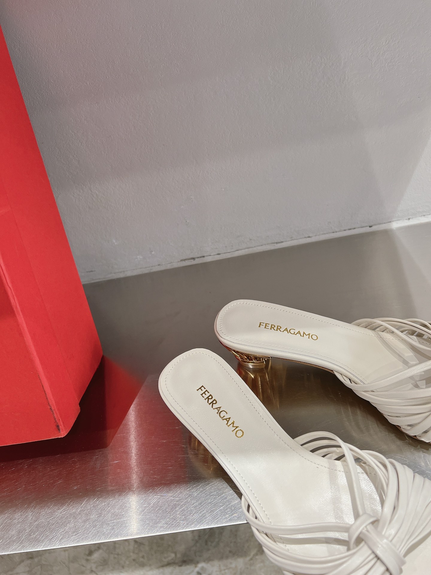 New Feragamo SS24 Shoes: Stylish Design with Quality Materials and Unique Details - 图片 8