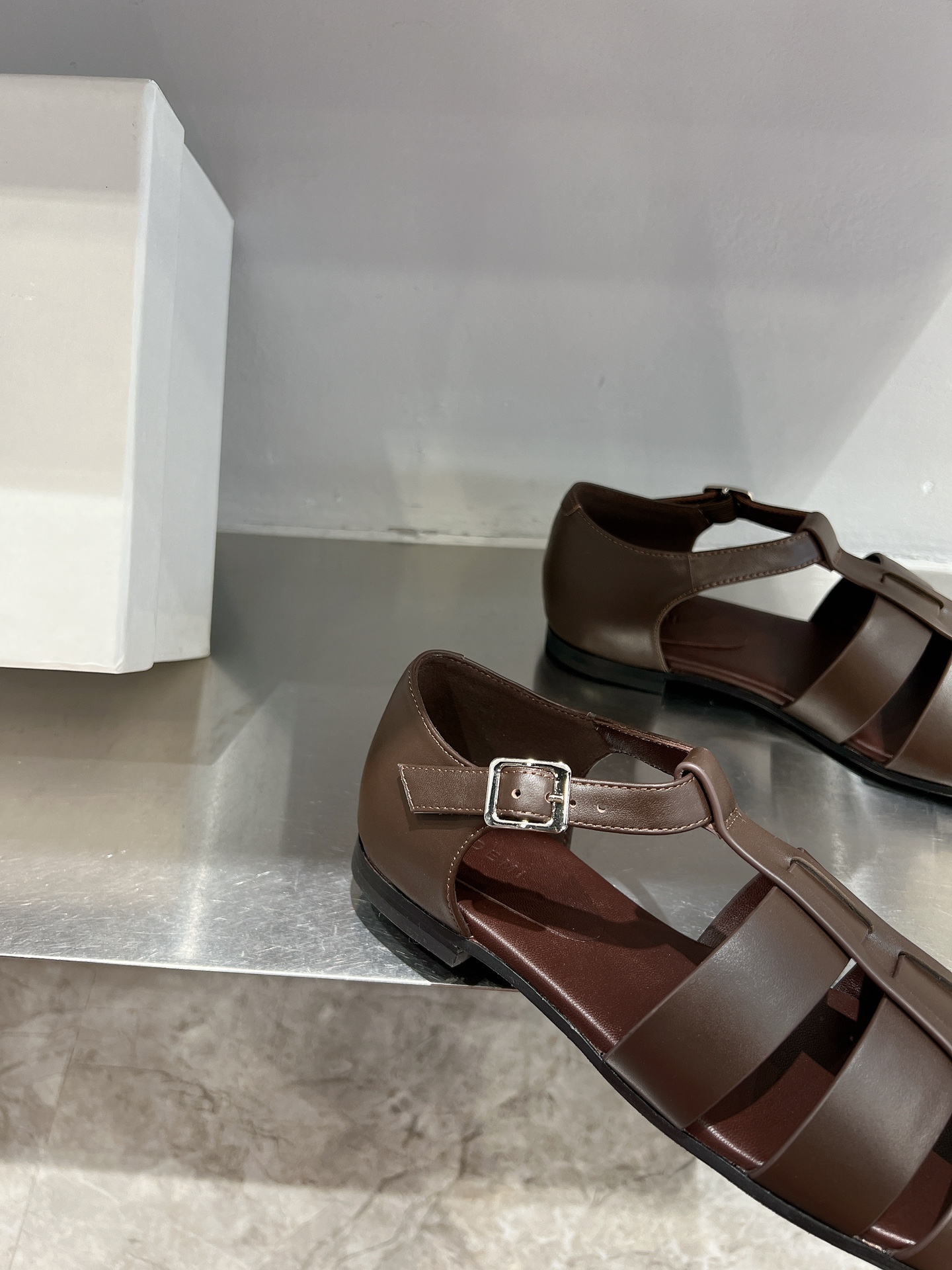 High-Quality Design-Sensitive Roman Sandals for Modern Women: Comfortable, Fashionable, and Sexy - 图片 8