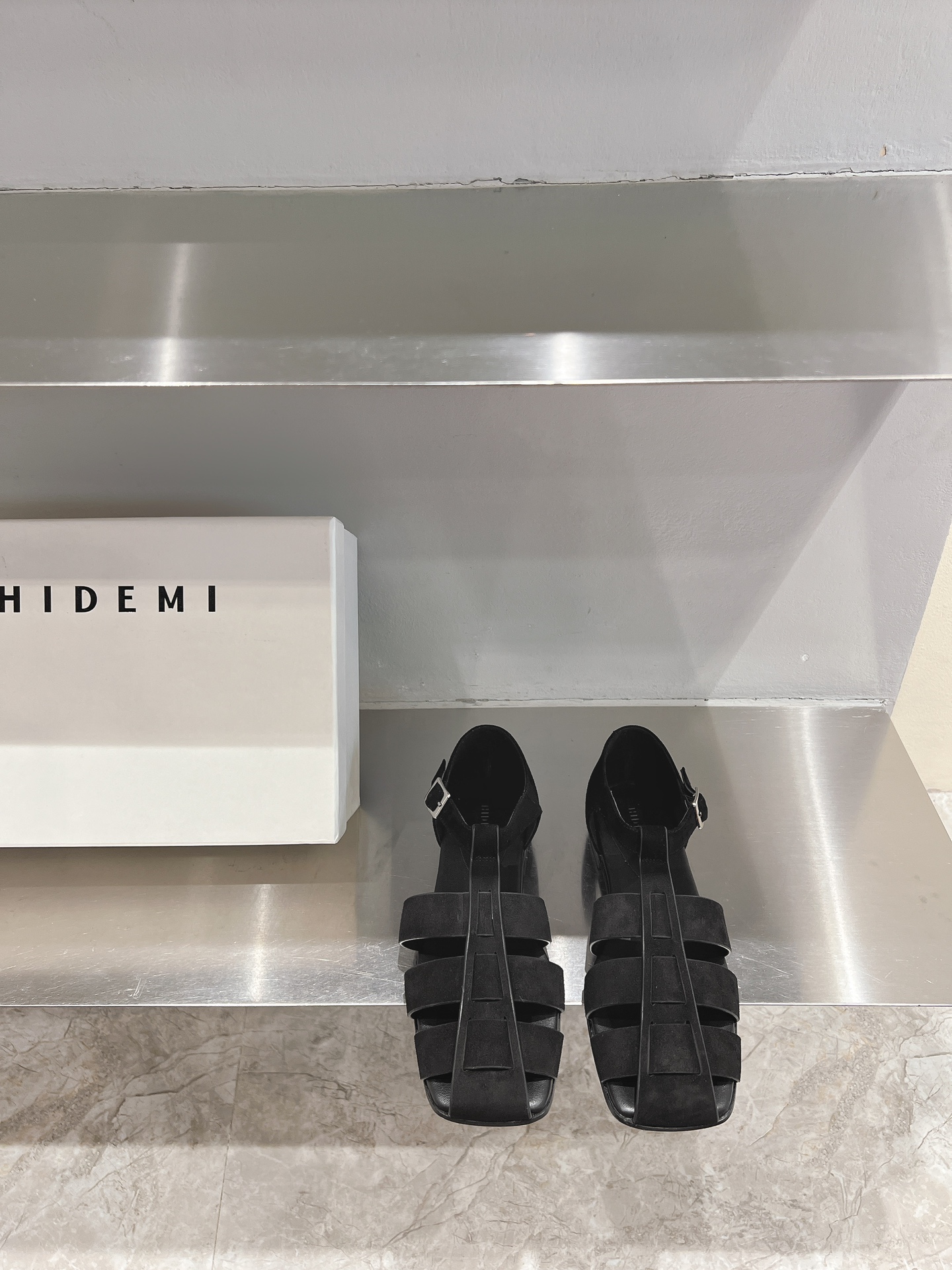 High-Quality Roman Sandals: Modern Art-inspired Design for Brave, Sexy, Modern Women