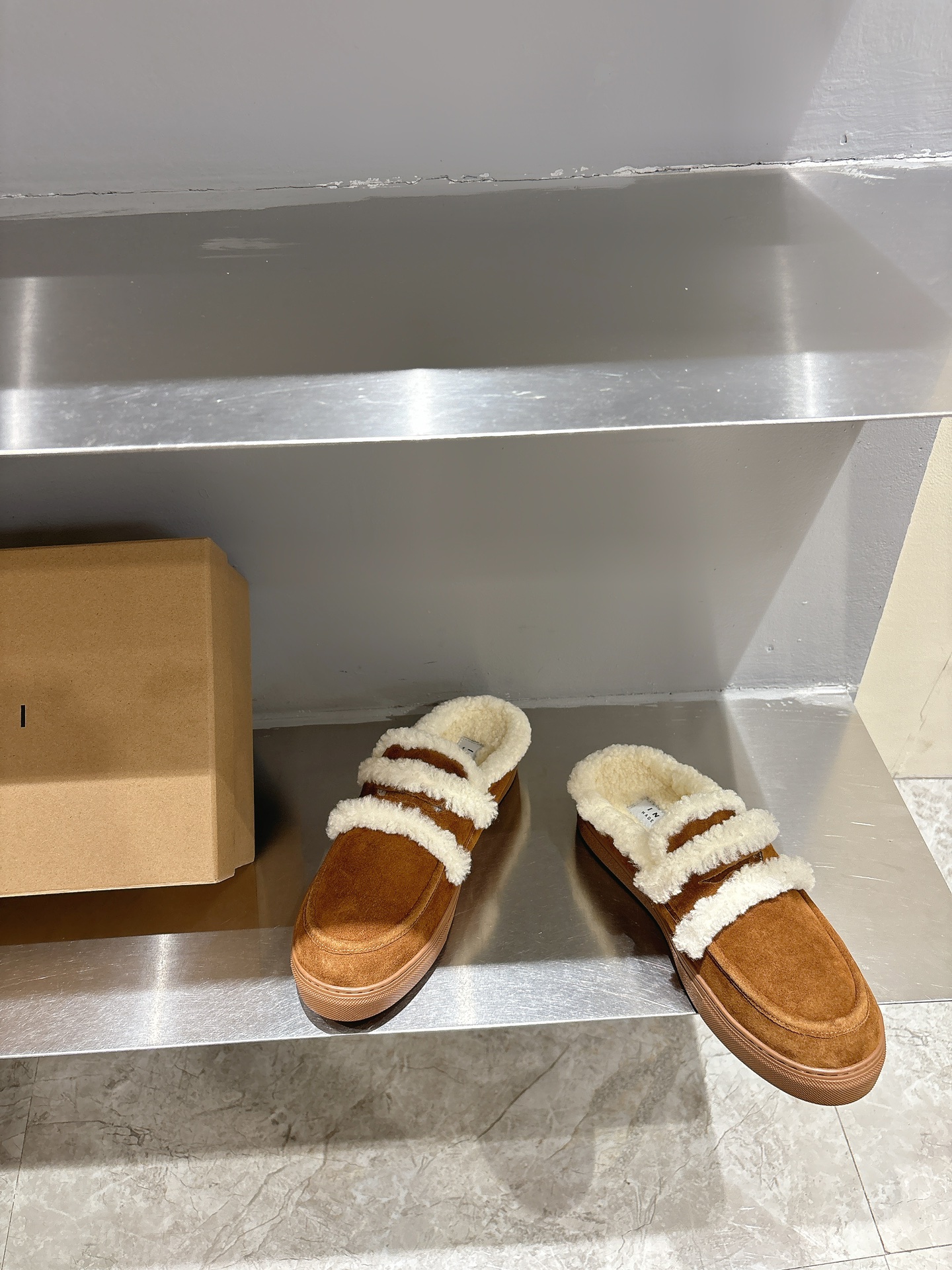 Inukll 24ss Double-Flush Slippers: Cozy Winter Magic with Cow Velvet and Lambswool - 图片 3