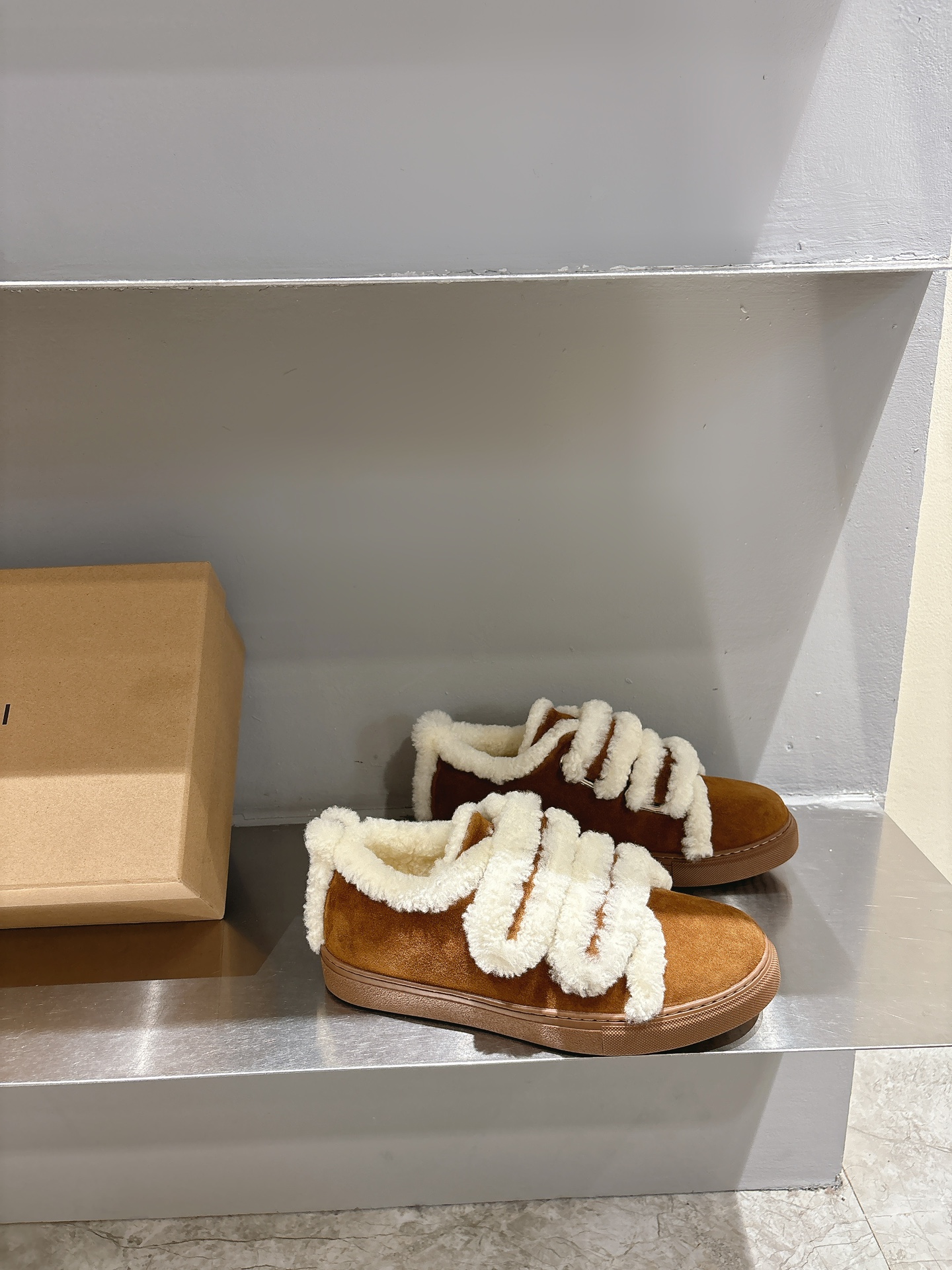 Inuikll Double-Flush Slippers: Cozy Winter Footwear with Cow Velvet and Lambswool - 图片 2