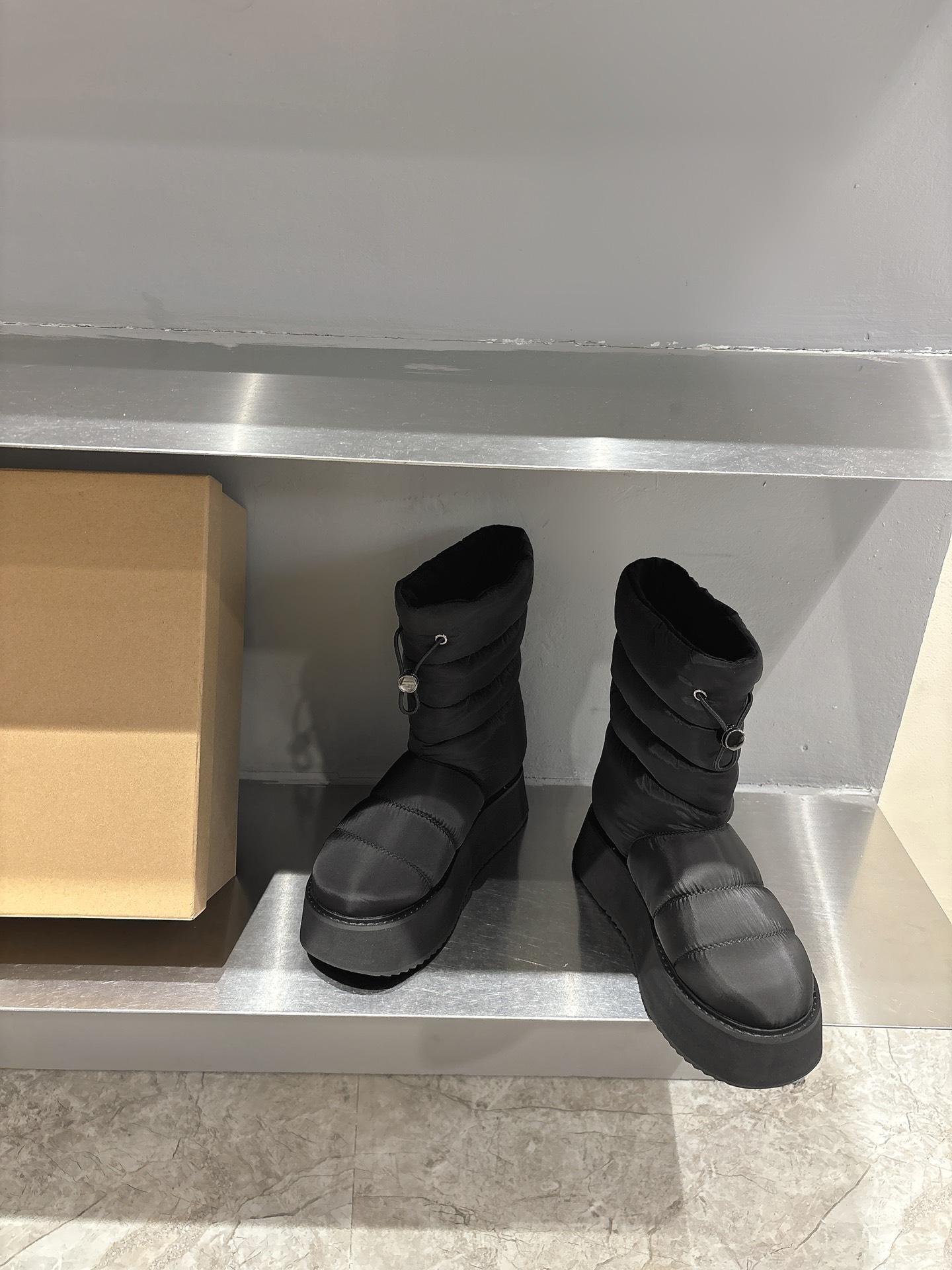 2024 Trendy INUIKII Snow Boots with Zirconium Fabric and Skate-Proof Soles - 图片 3