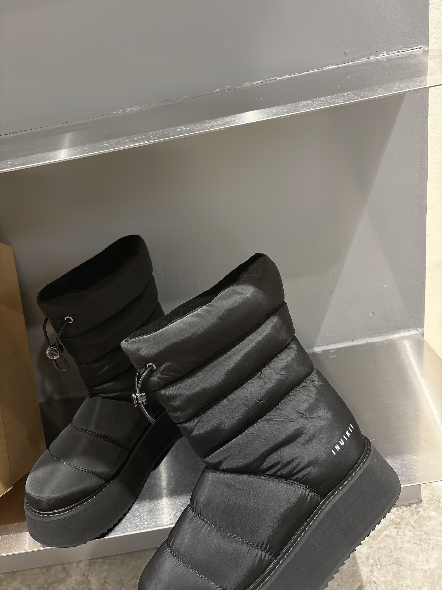 2024 Trendy INUIKII Snow Boots with Zirconium Fabric and Skate-Proof Soles - 图片 7