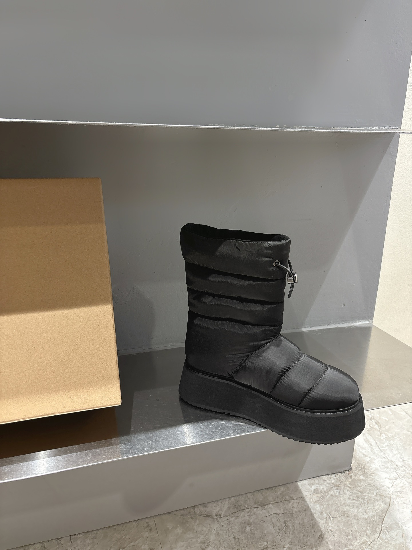 2024 Trendy INUIKII Snow Boots with Zirconium Fabric and Skate-Proof Soles - 图片 6