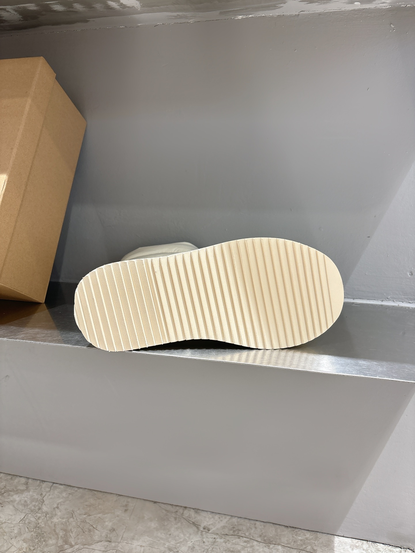 2024 INUIKII Snow Boots: Hot Winter Fashion with Zirconium Fabric and Skate-Proof Soles - 图片 9