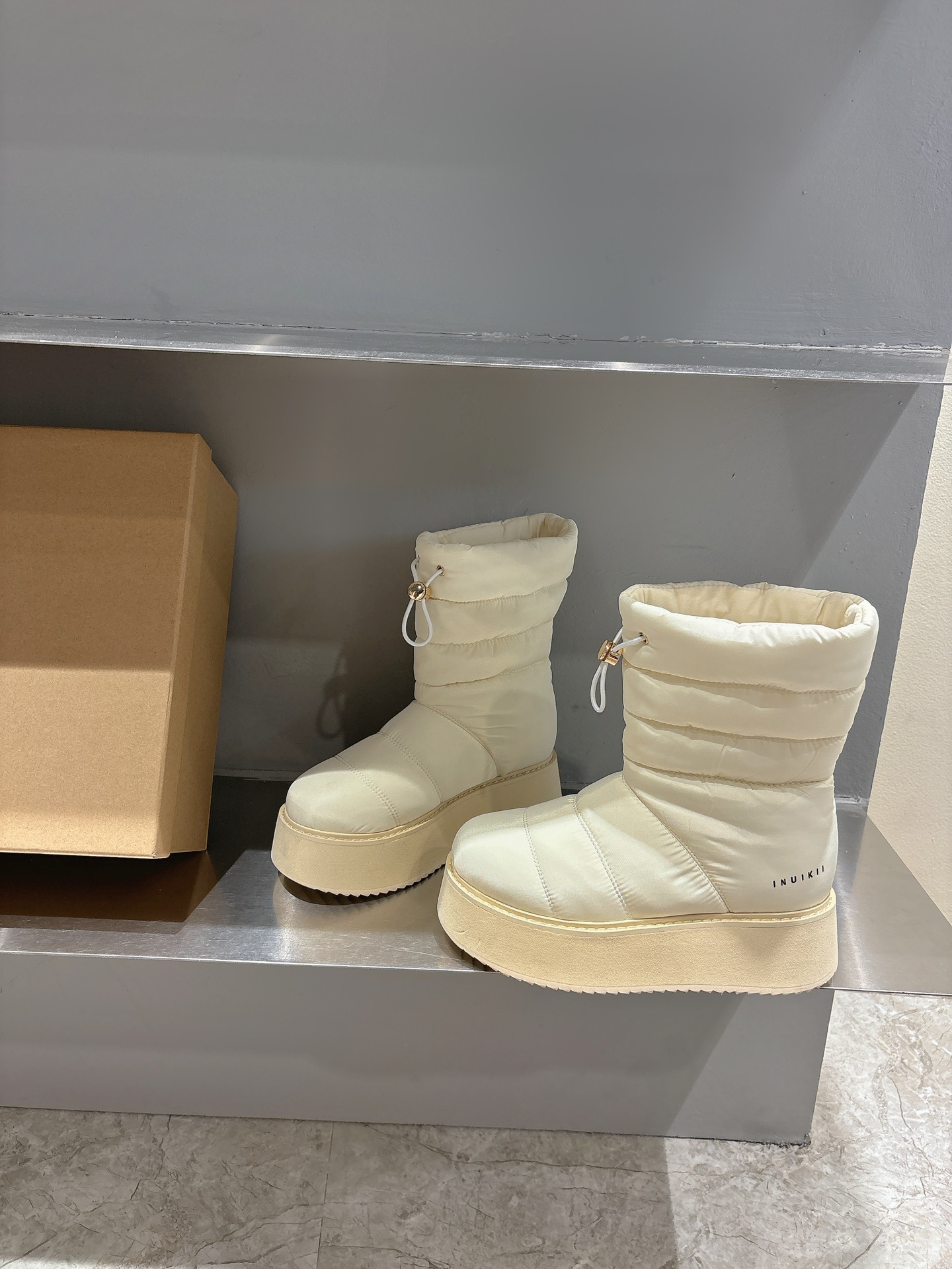 2024 INUIKII Snow Boots: Hot Winter Fashion with Zirconium Fabric and Skate-Proof Soles - 图片 4